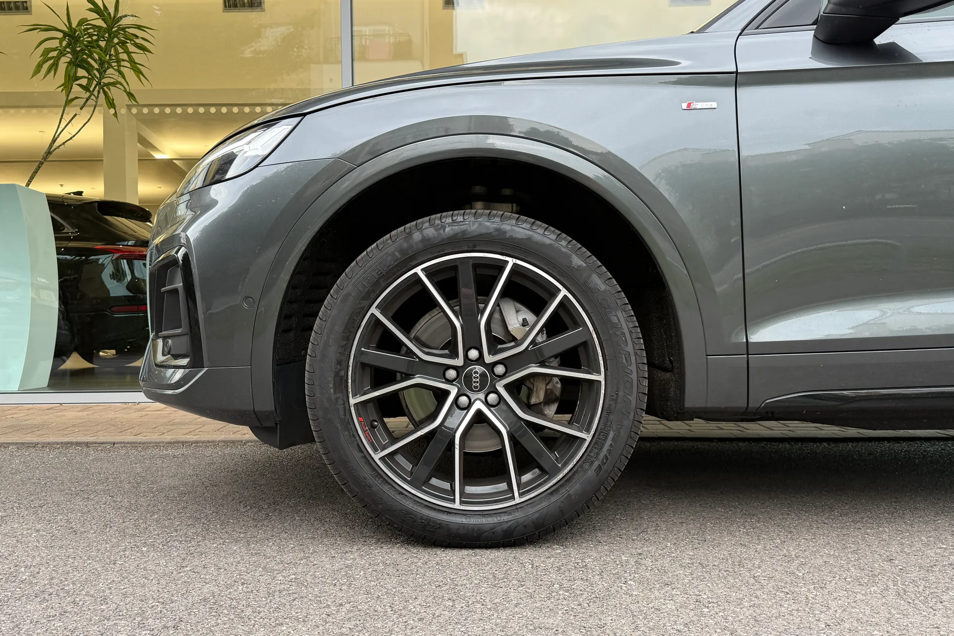 Audi Q5 thumbnail image number 50