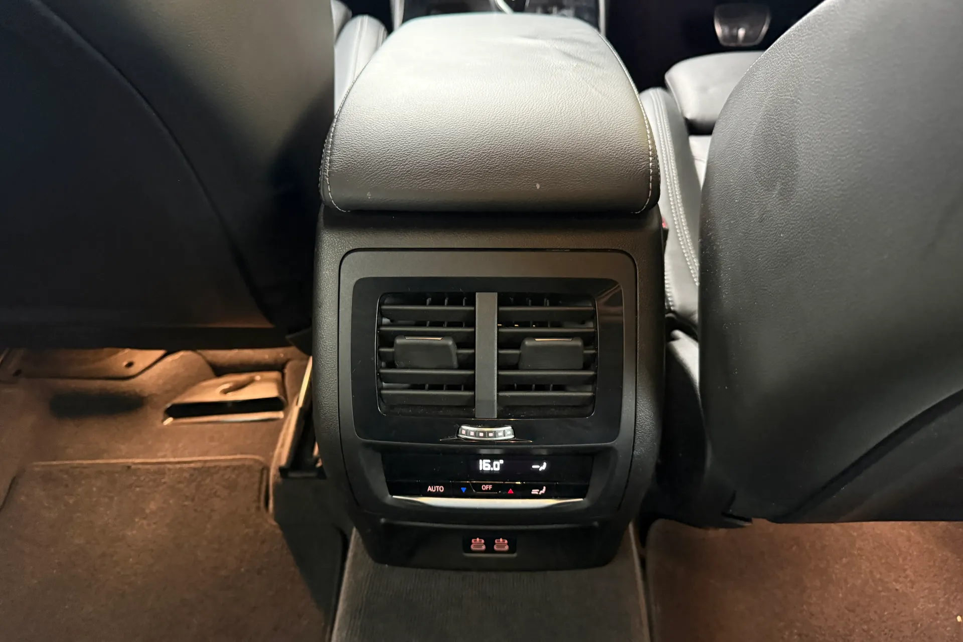 BMW X3 thumbnail image number 32