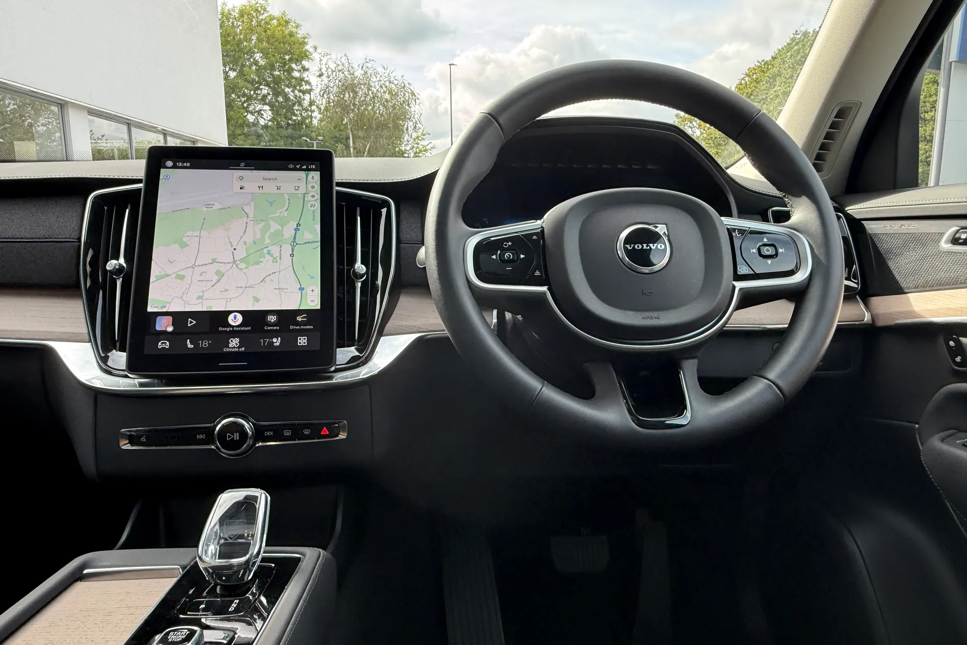 Volvo XC90 thumbnail image number 36