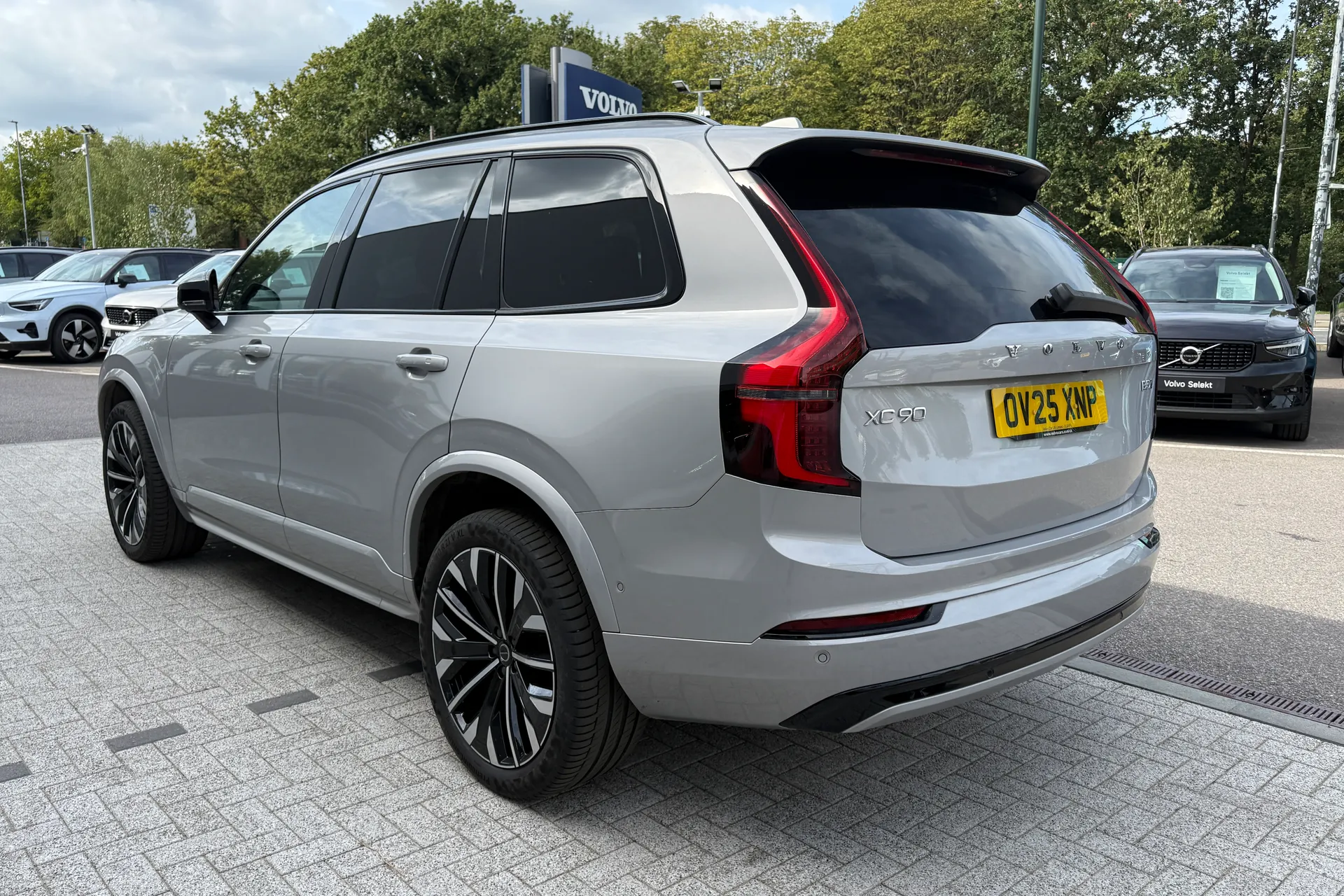 Volvo XC90 thumbnail image number 12