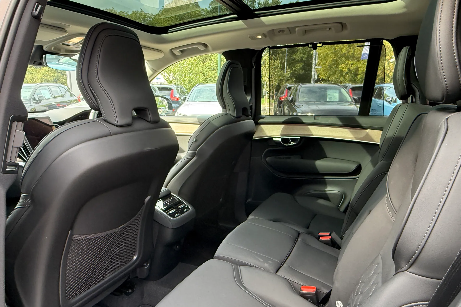 Volvo XC90 thumbnail image number 32