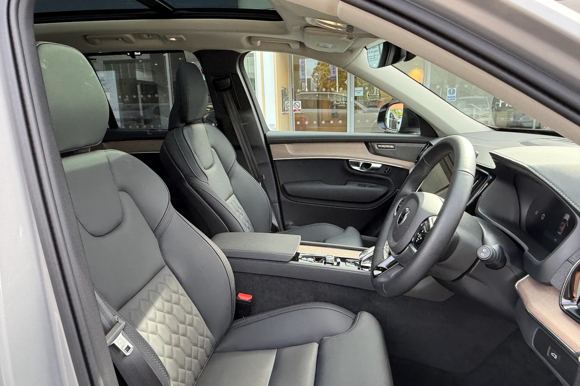Volvo XC90 thumbnail image number 29