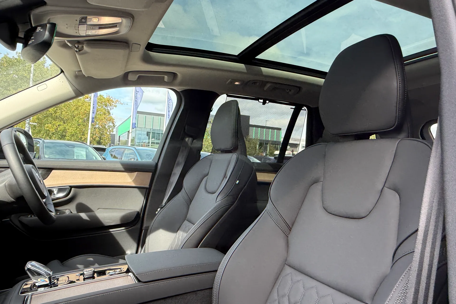 Volvo XC90 thumbnail image number 31