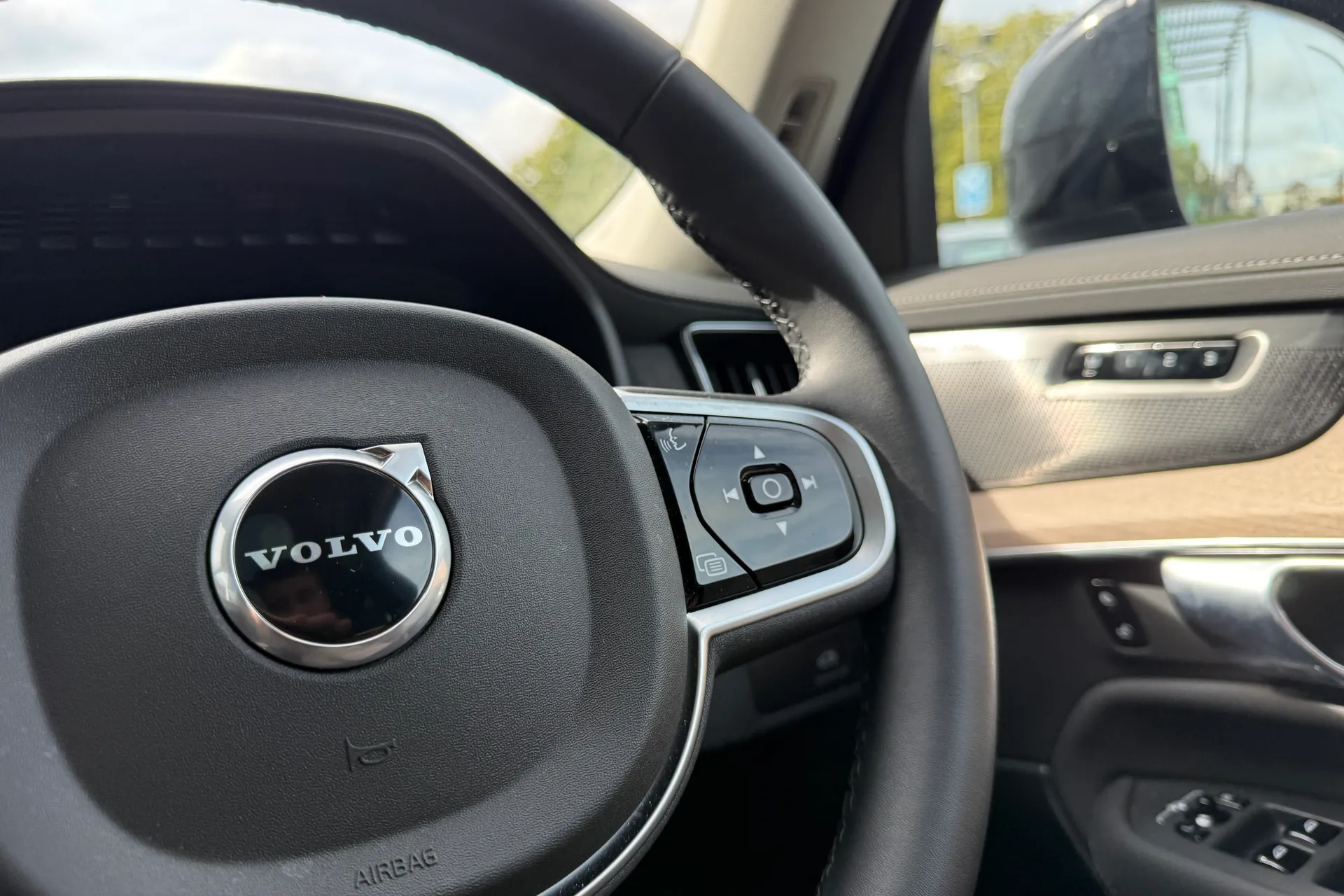 Volvo XC90 thumbnail image number 39