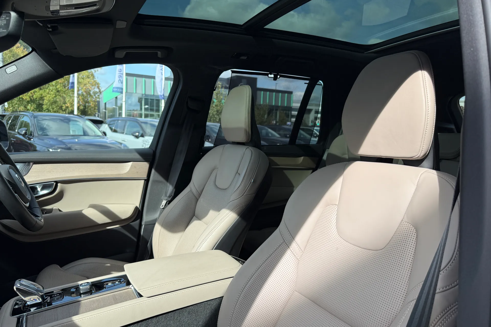 Volvo XC90 thumbnail image number 31