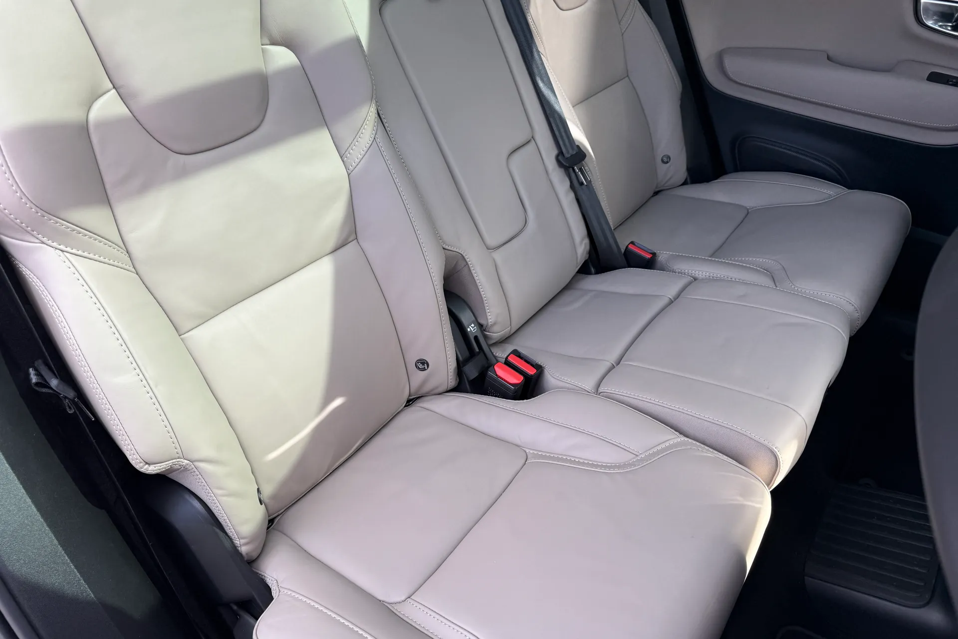 Volvo XC90 thumbnail image number 28