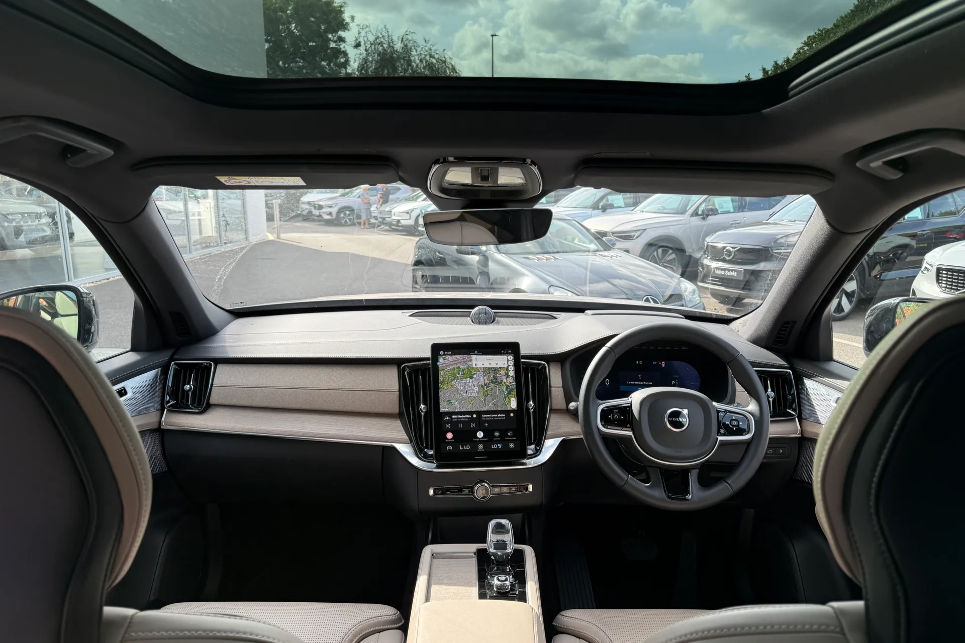 Volvo XC90 thumbnail image number 3