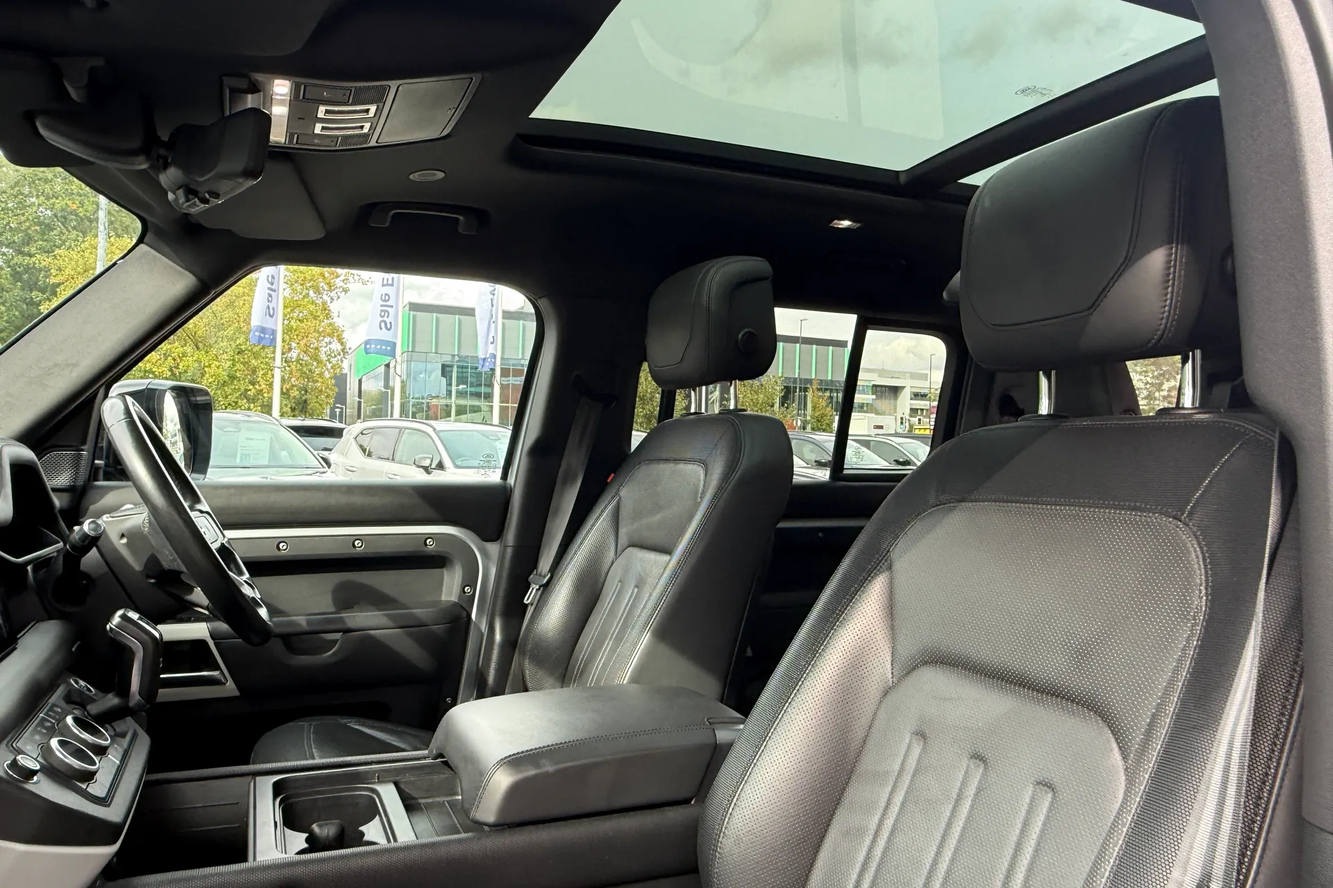 LAND ROVER DEFENDER thumbnail image number 32