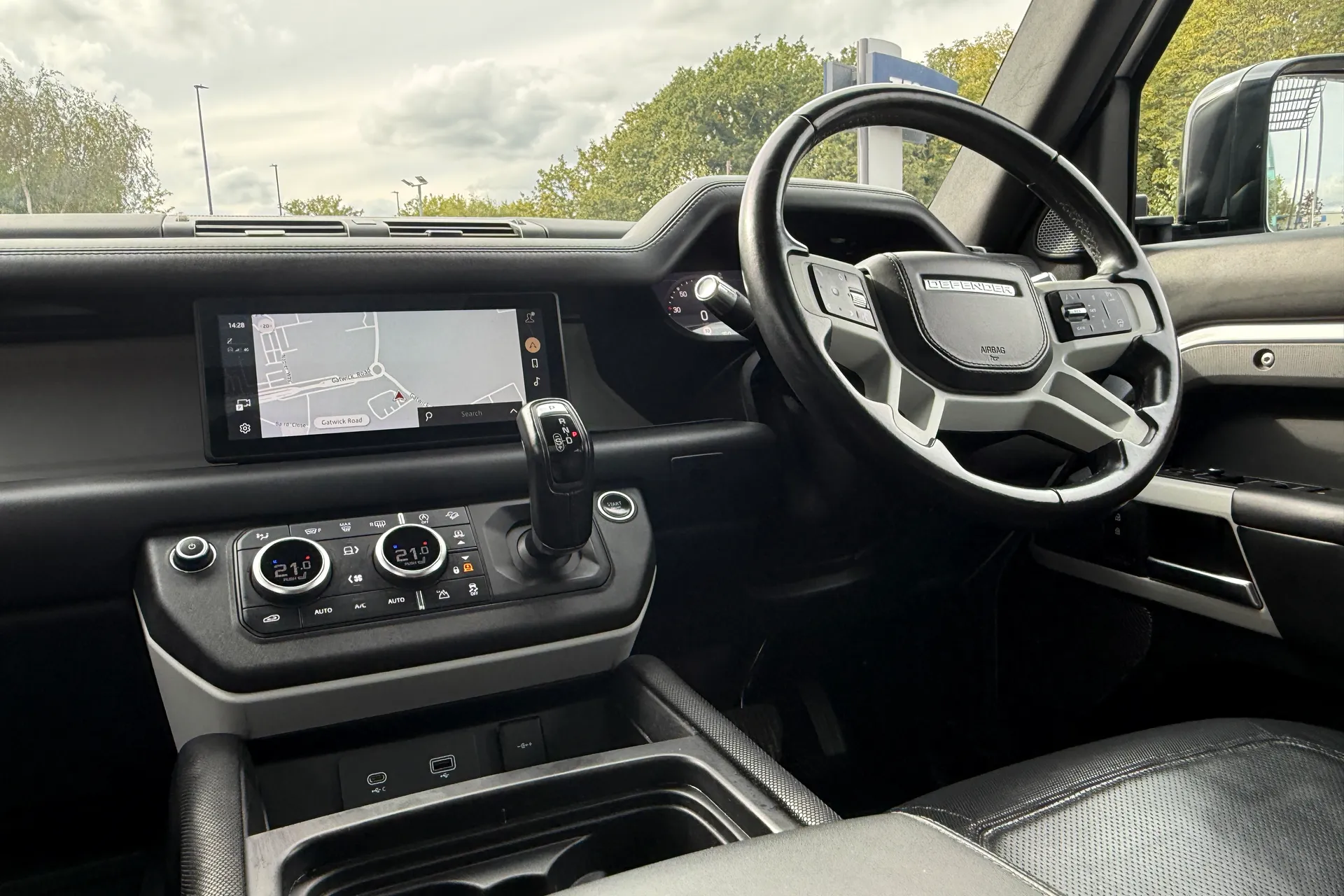 LAND ROVER DEFENDER thumbnail image number 39