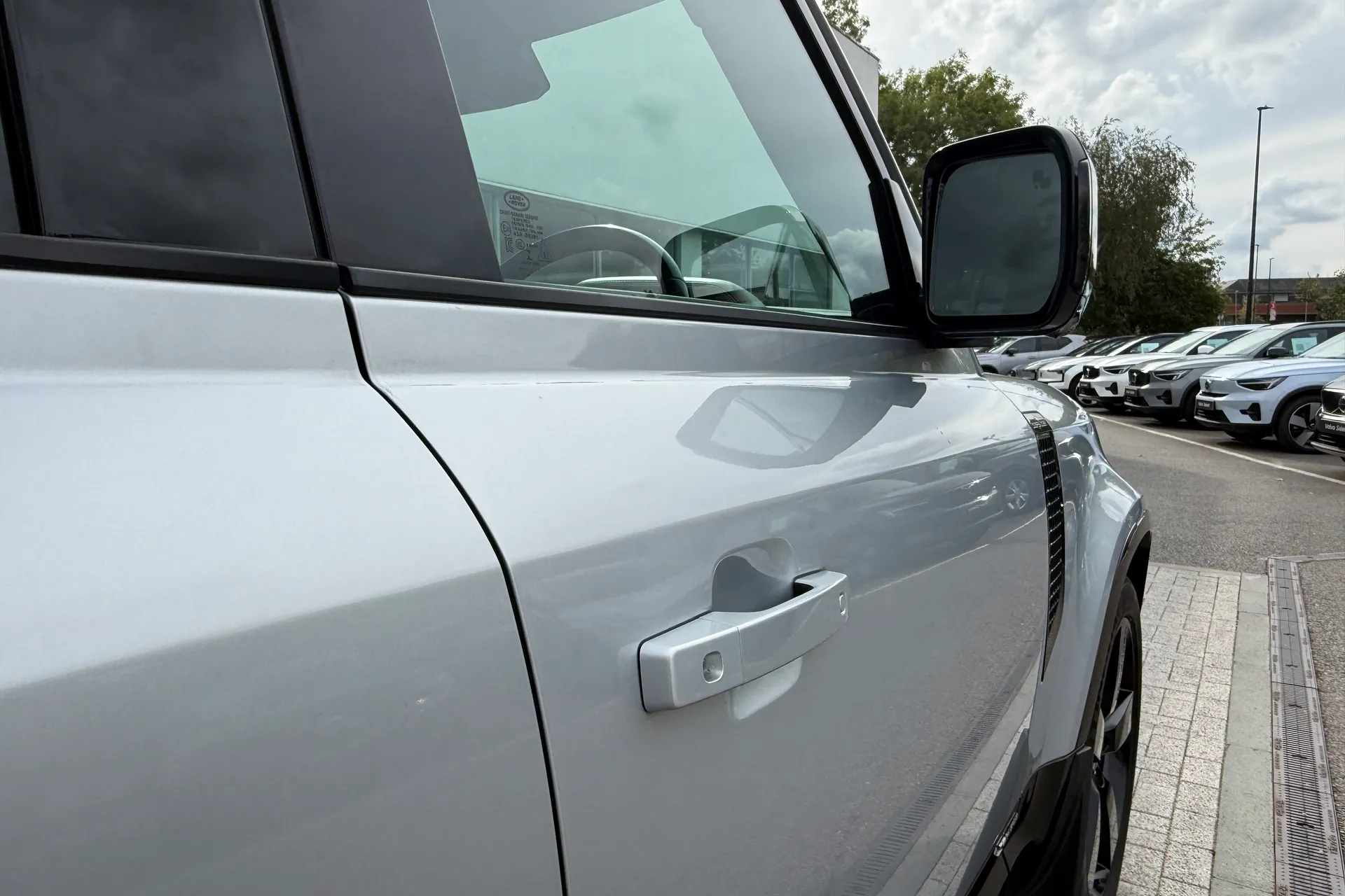 LAND ROVER DEFENDER thumbnail image number 17