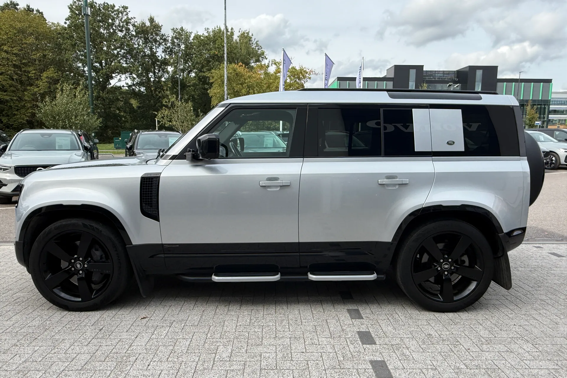 LAND ROVER DEFENDER thumbnail image number 13