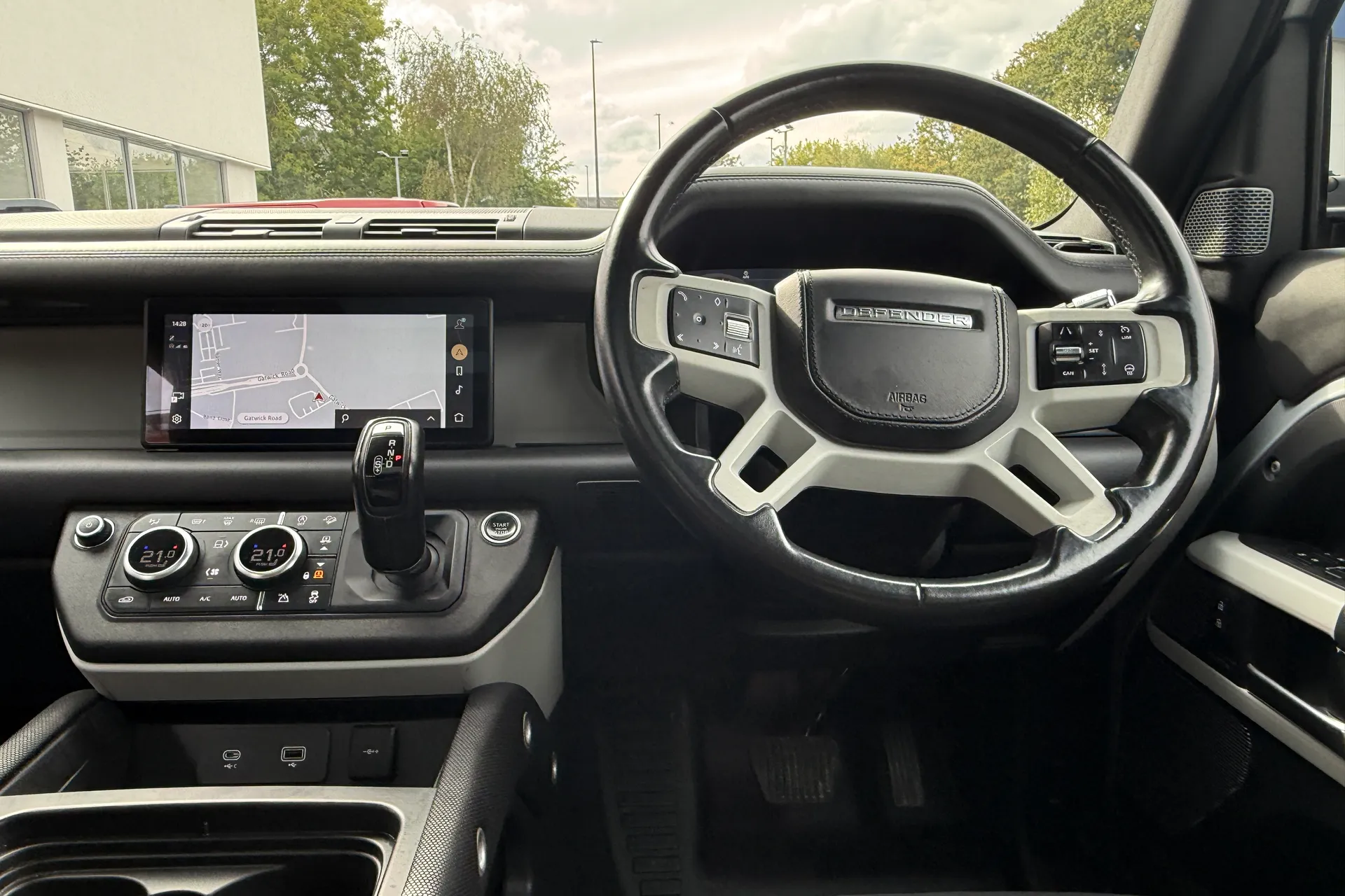 LAND ROVER DEFENDER thumbnail image number 38