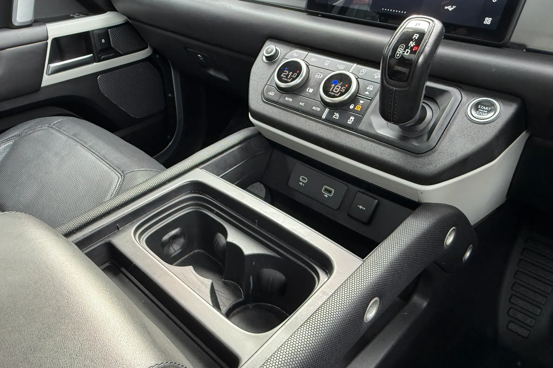 LAND ROVER DEFENDER thumbnail image number 49