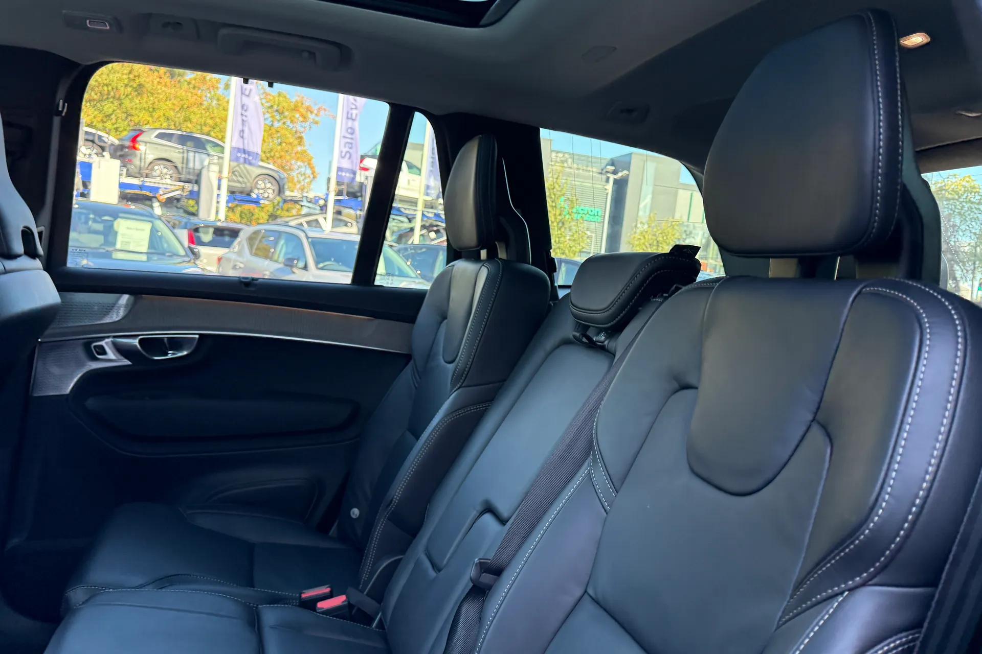Volvo XC90 thumbnail image number 32