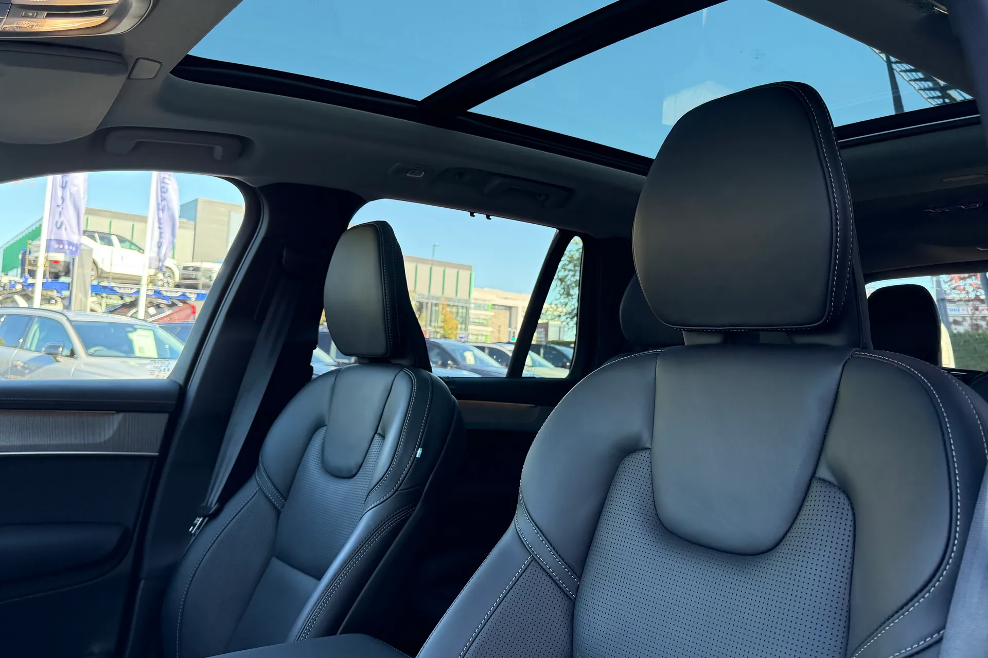 Volvo XC90 thumbnail image number 30