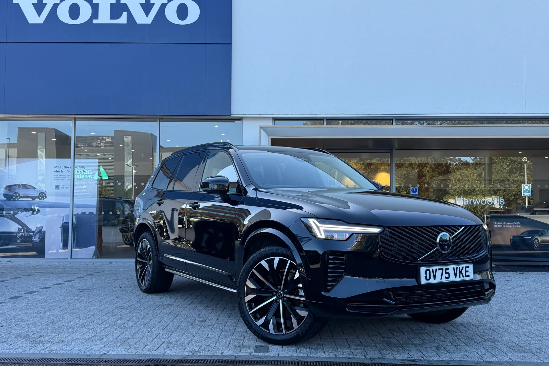 Volvo XC90 focused image