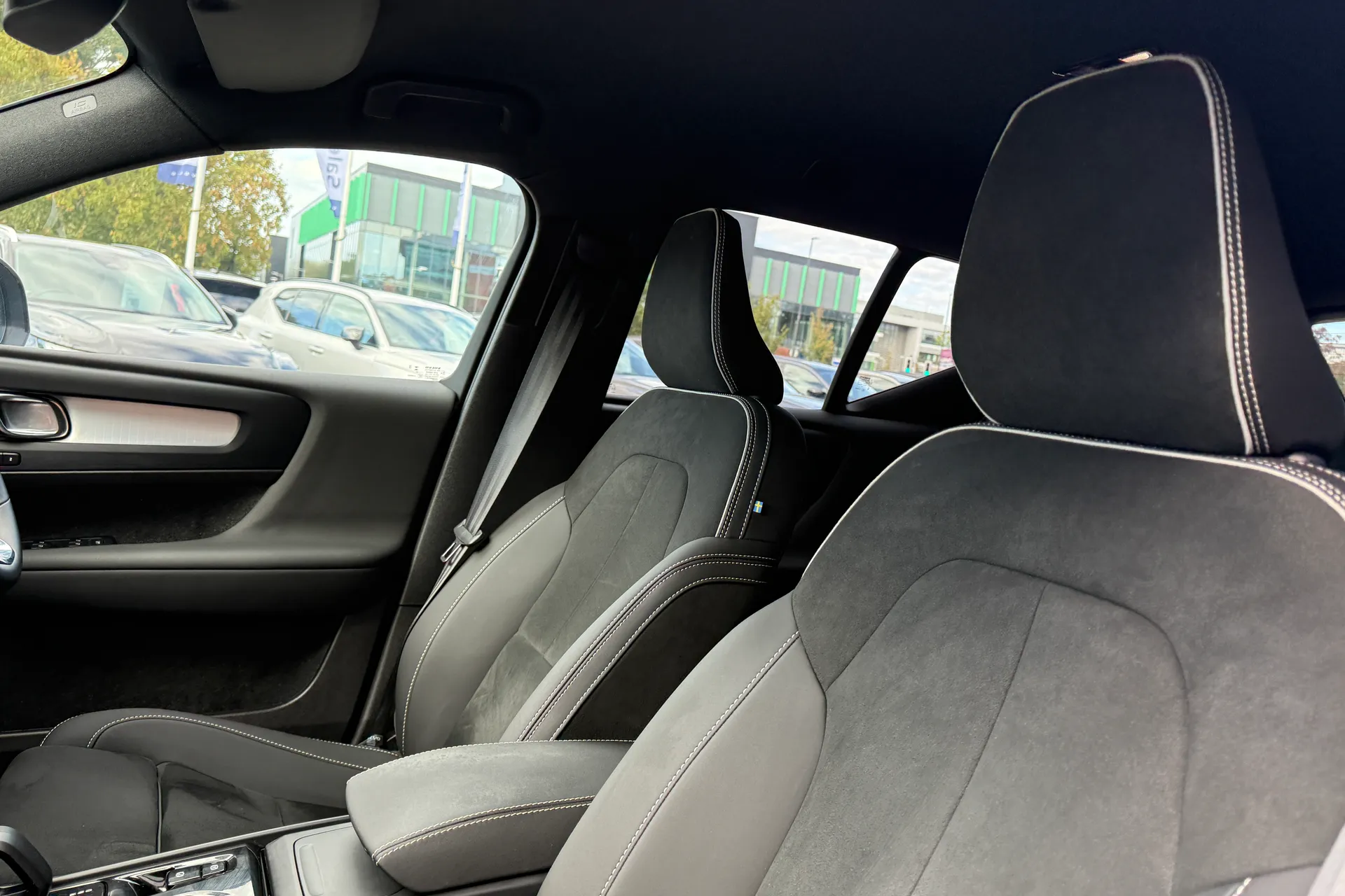 Volvo XC40 thumbnail image number 28