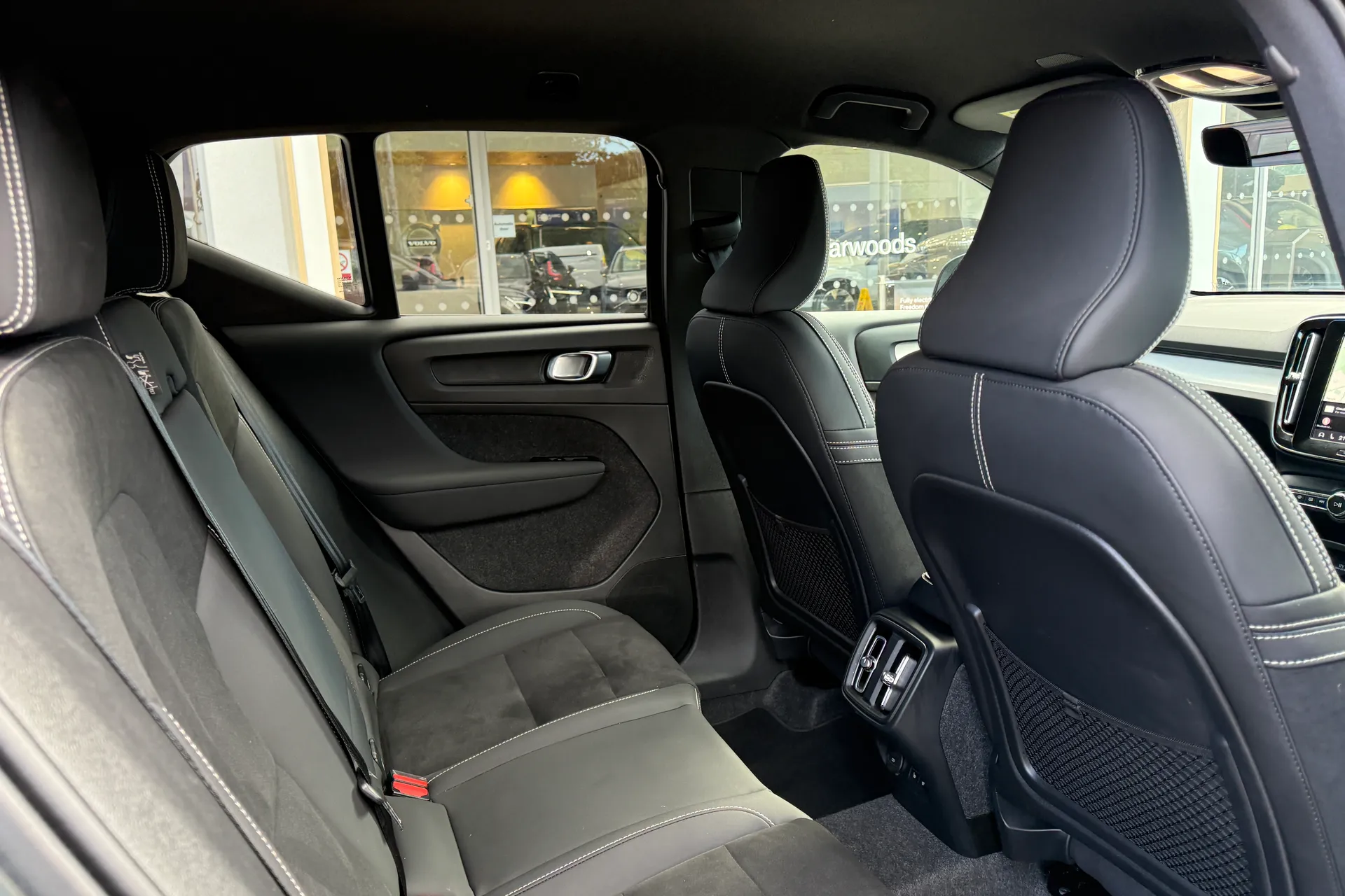 Volvo XC40 thumbnail image number 23