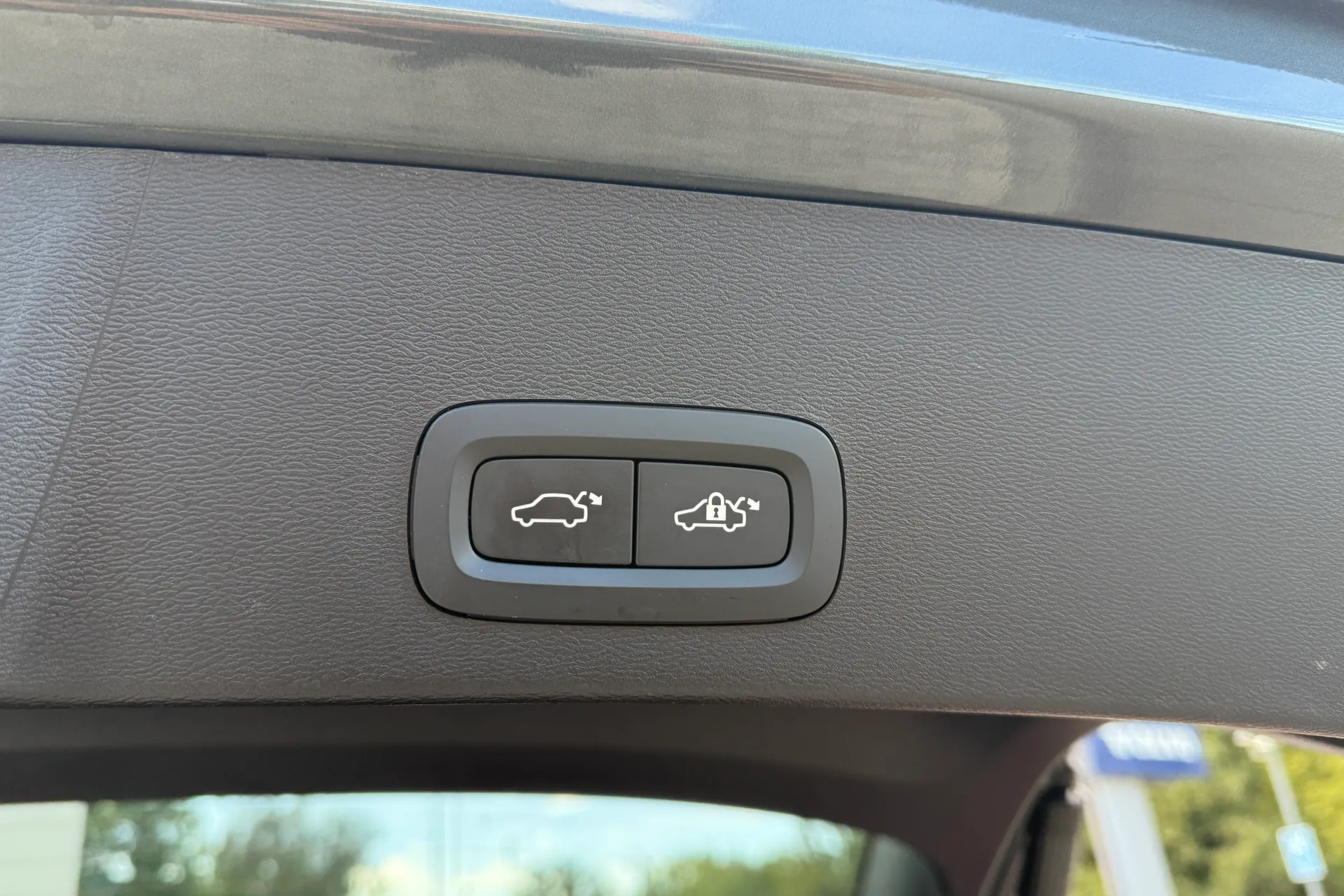 Volvo XC40 thumbnail image number 21
