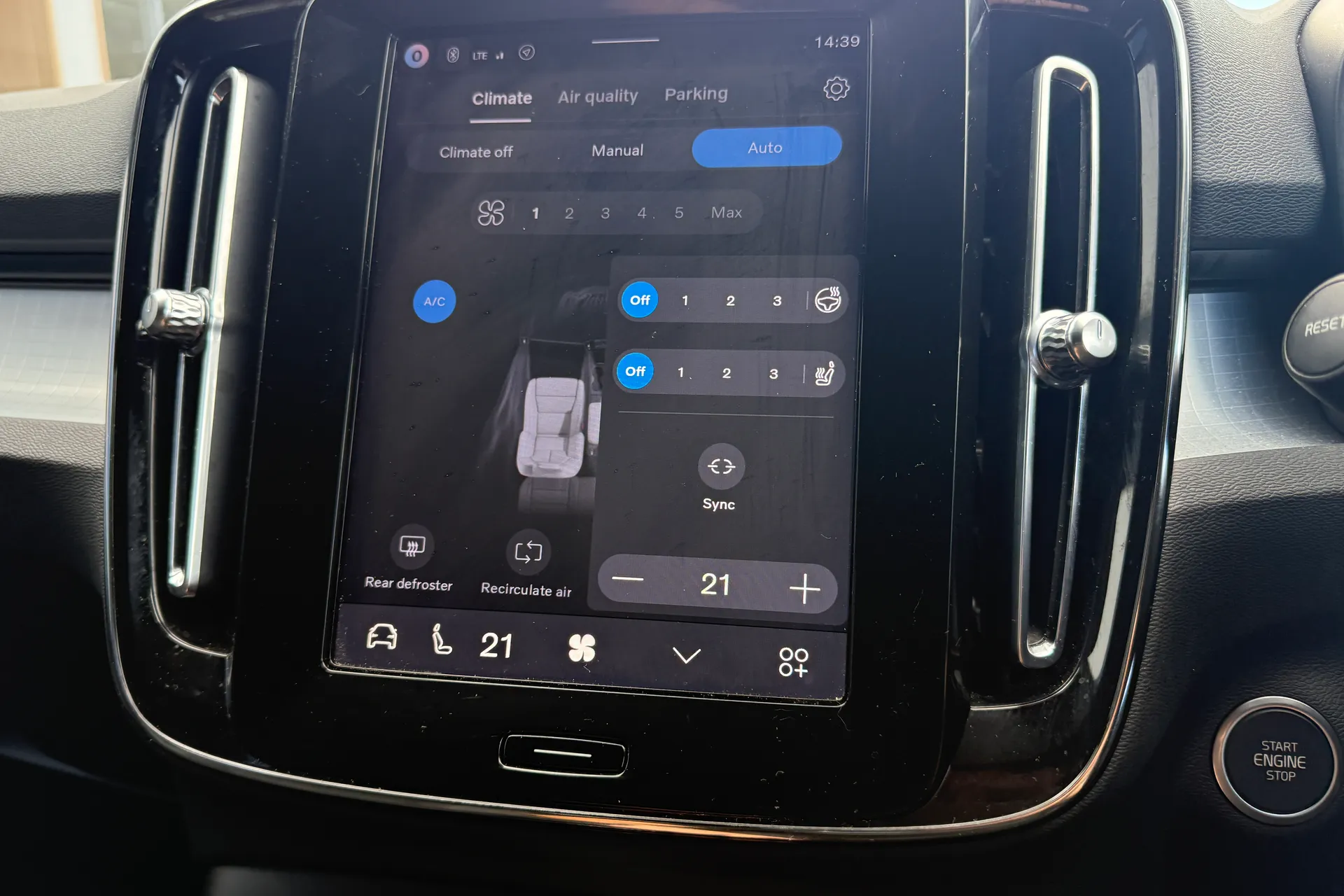 Volvo XC40 thumbnail image number 38