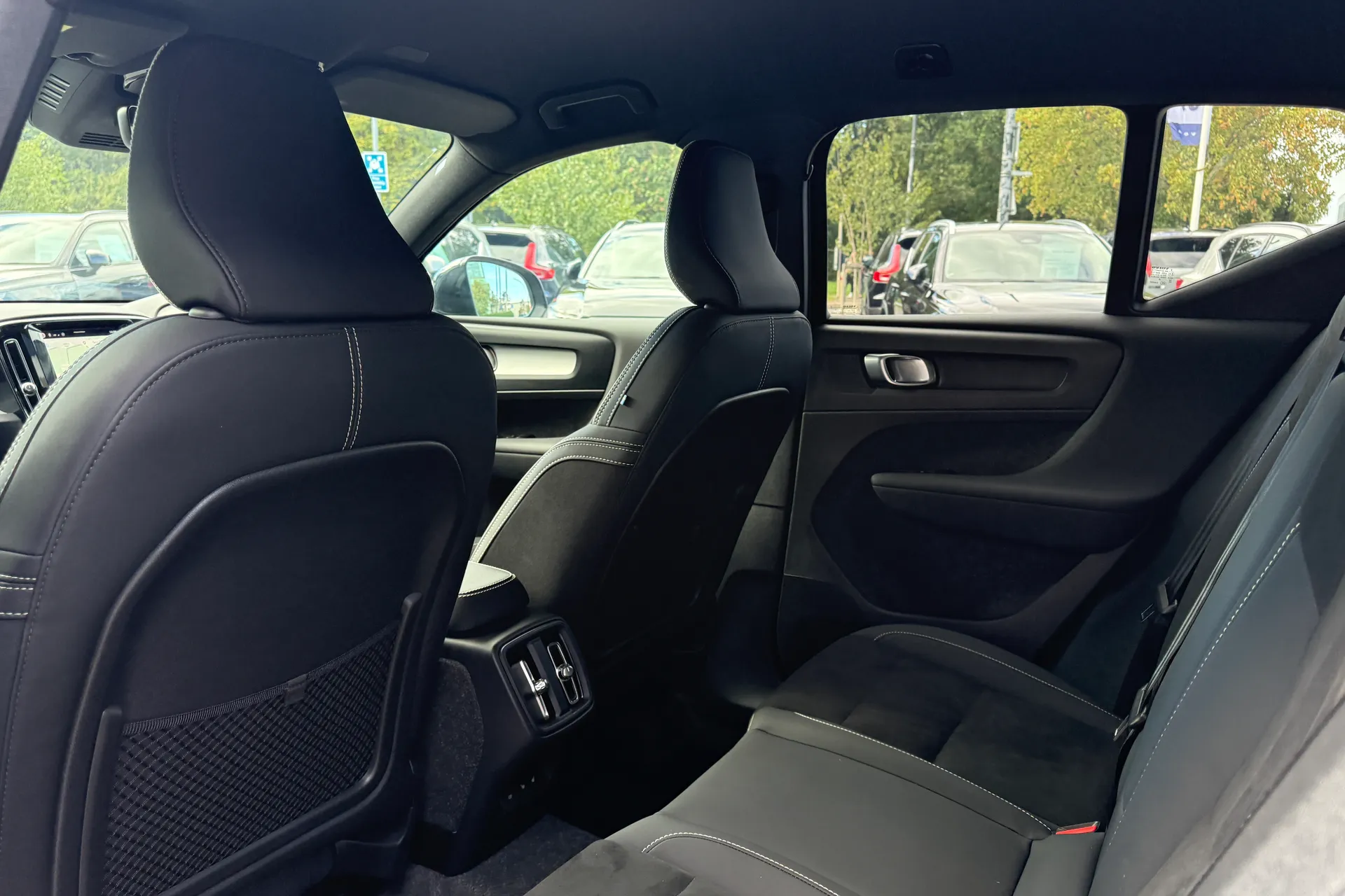 Volvo XC40 thumbnail image number 29