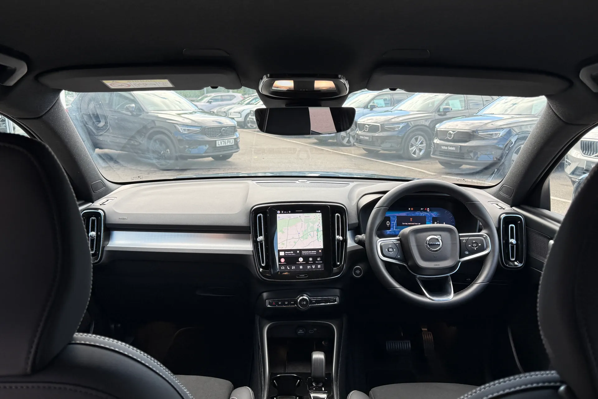 Volvo XC40 thumbnail image number 3