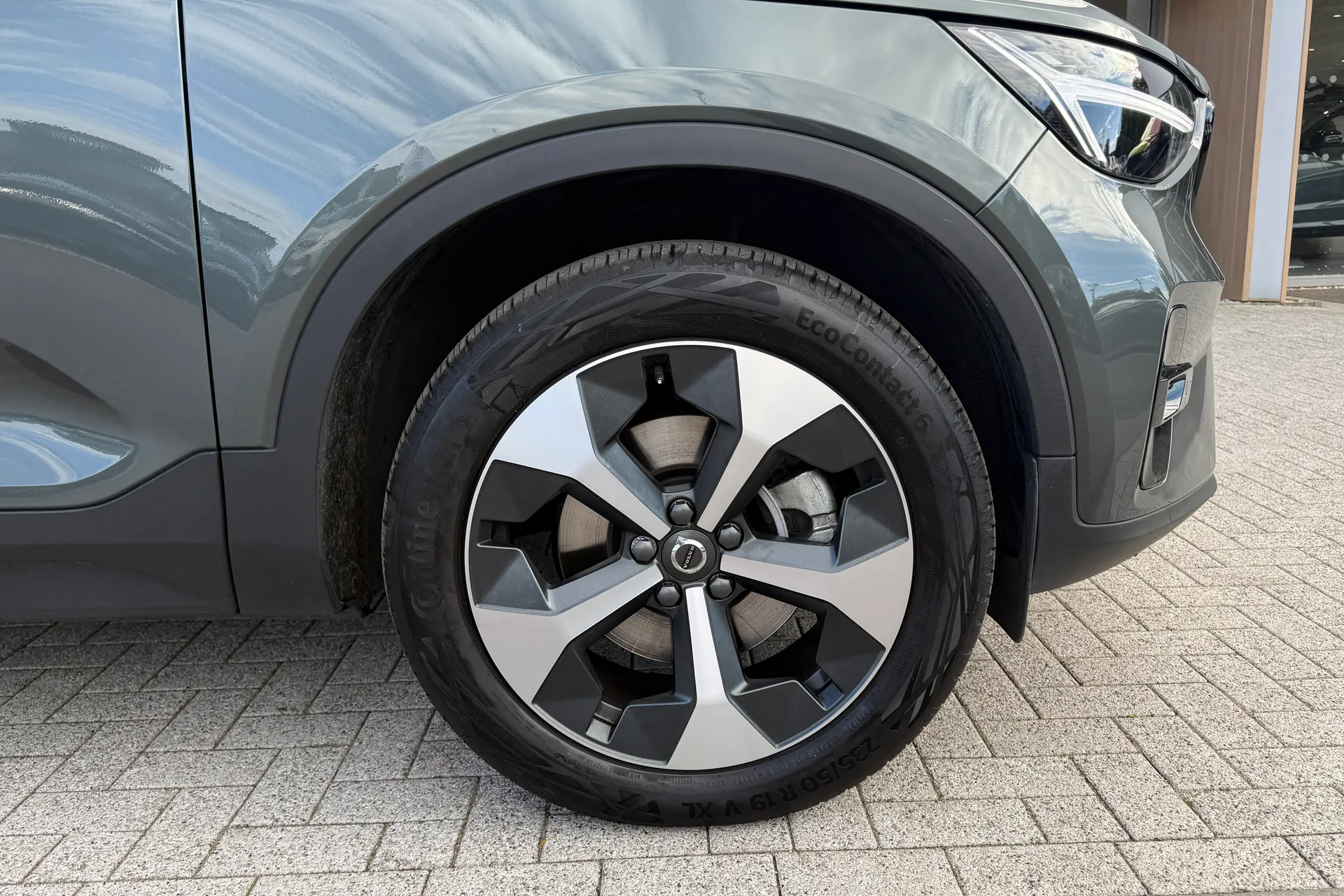 Volvo XC40 thumbnail image number 14