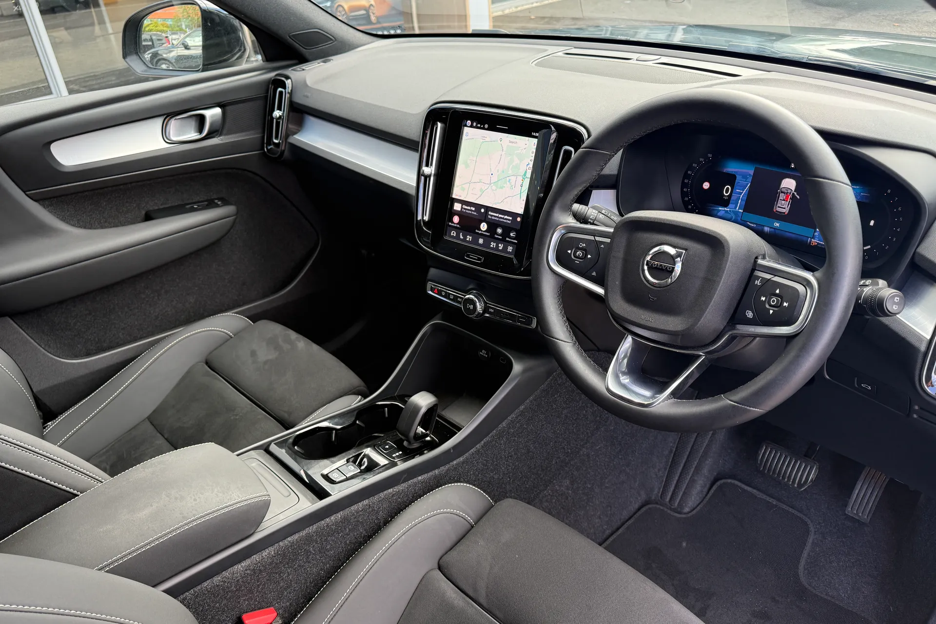 Volvo XC40 thumbnail image number 6