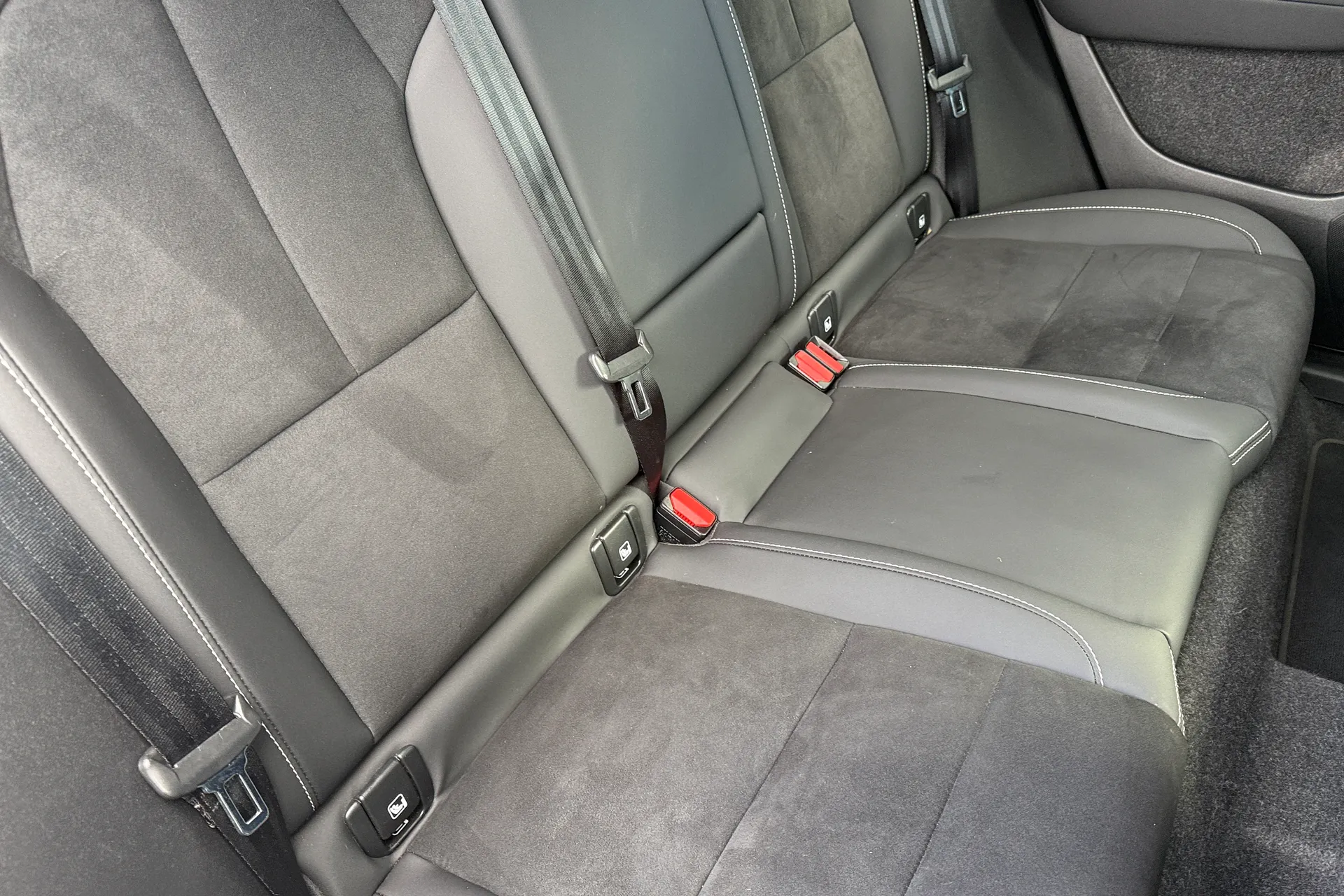 Volvo XC40 thumbnail image number 25