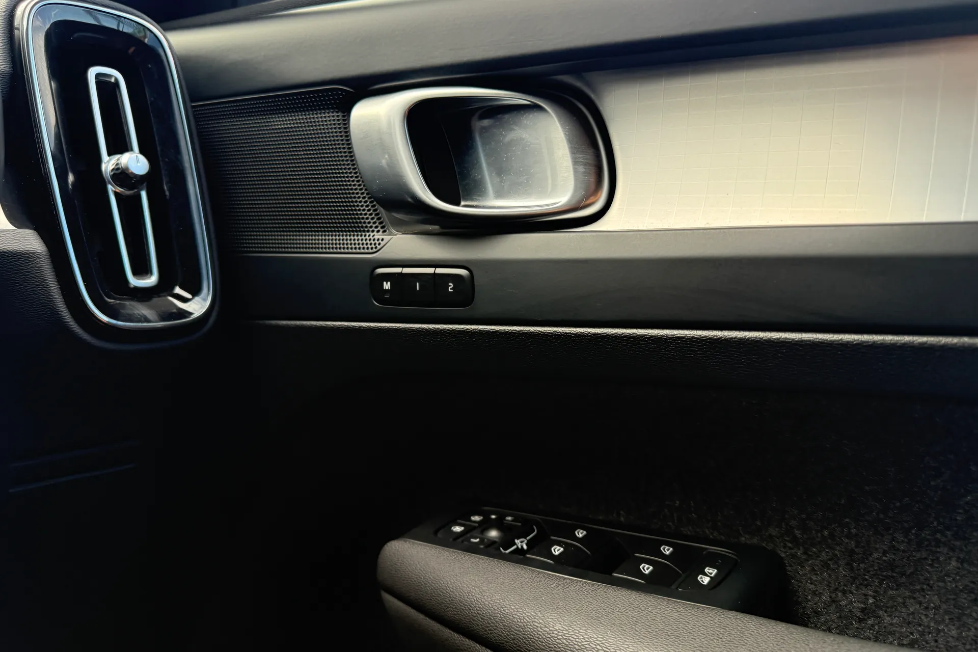 Volvo XC40 thumbnail image number 40