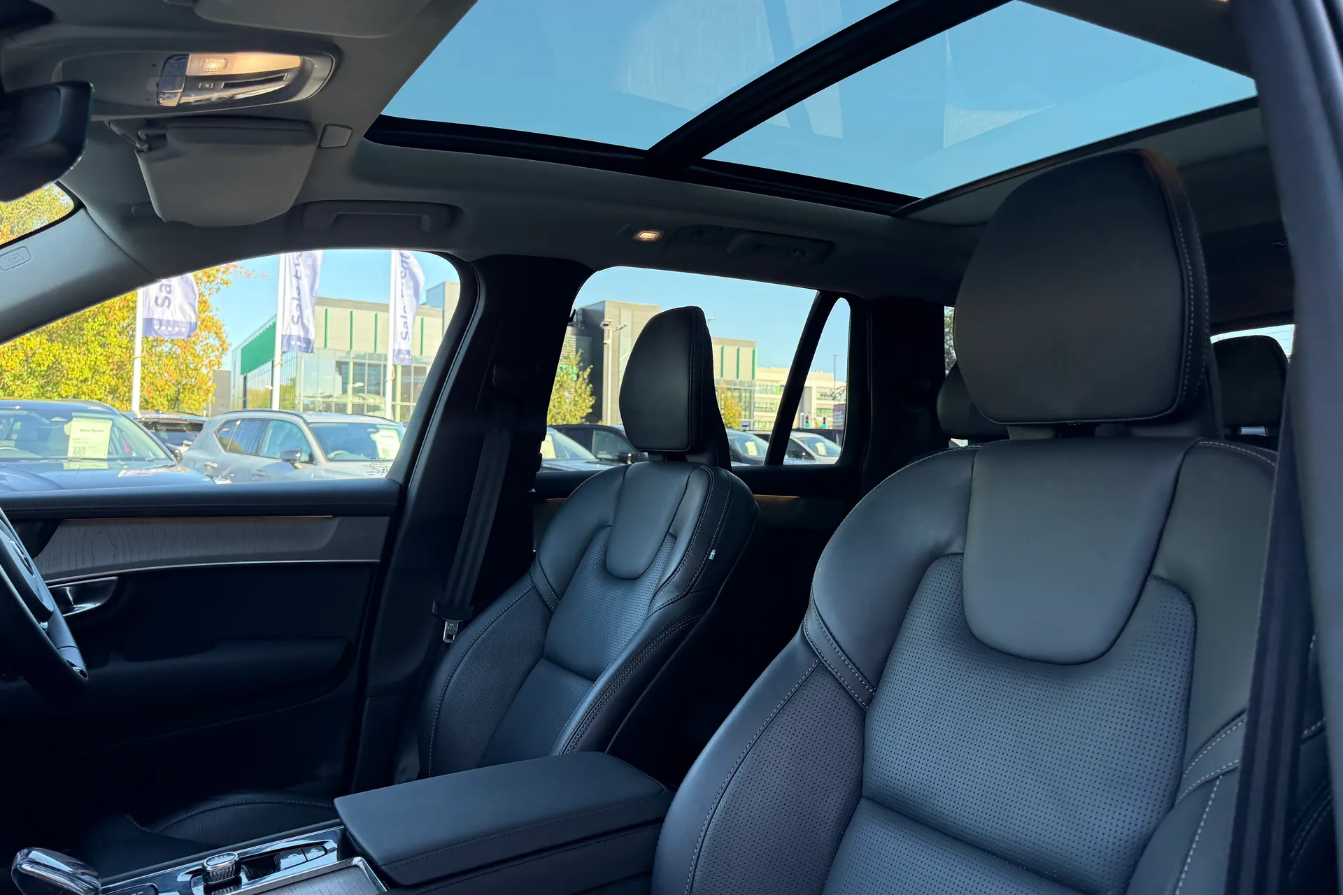 Volvo XC90 thumbnail image number 29