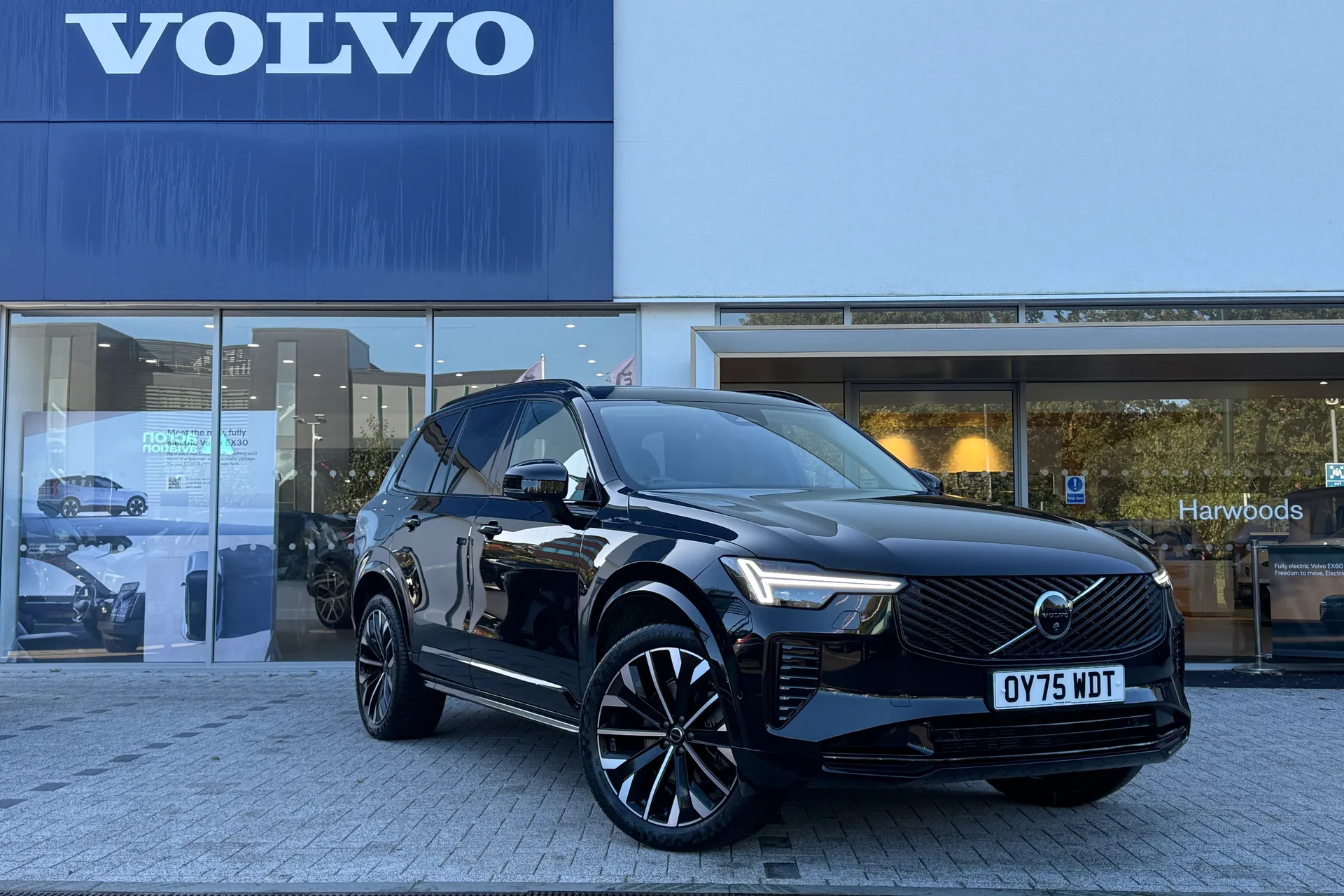 Volvo XC90 focused image