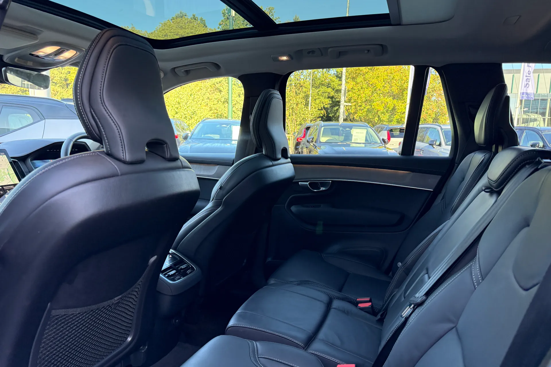 Volvo XC90 thumbnail image number 30