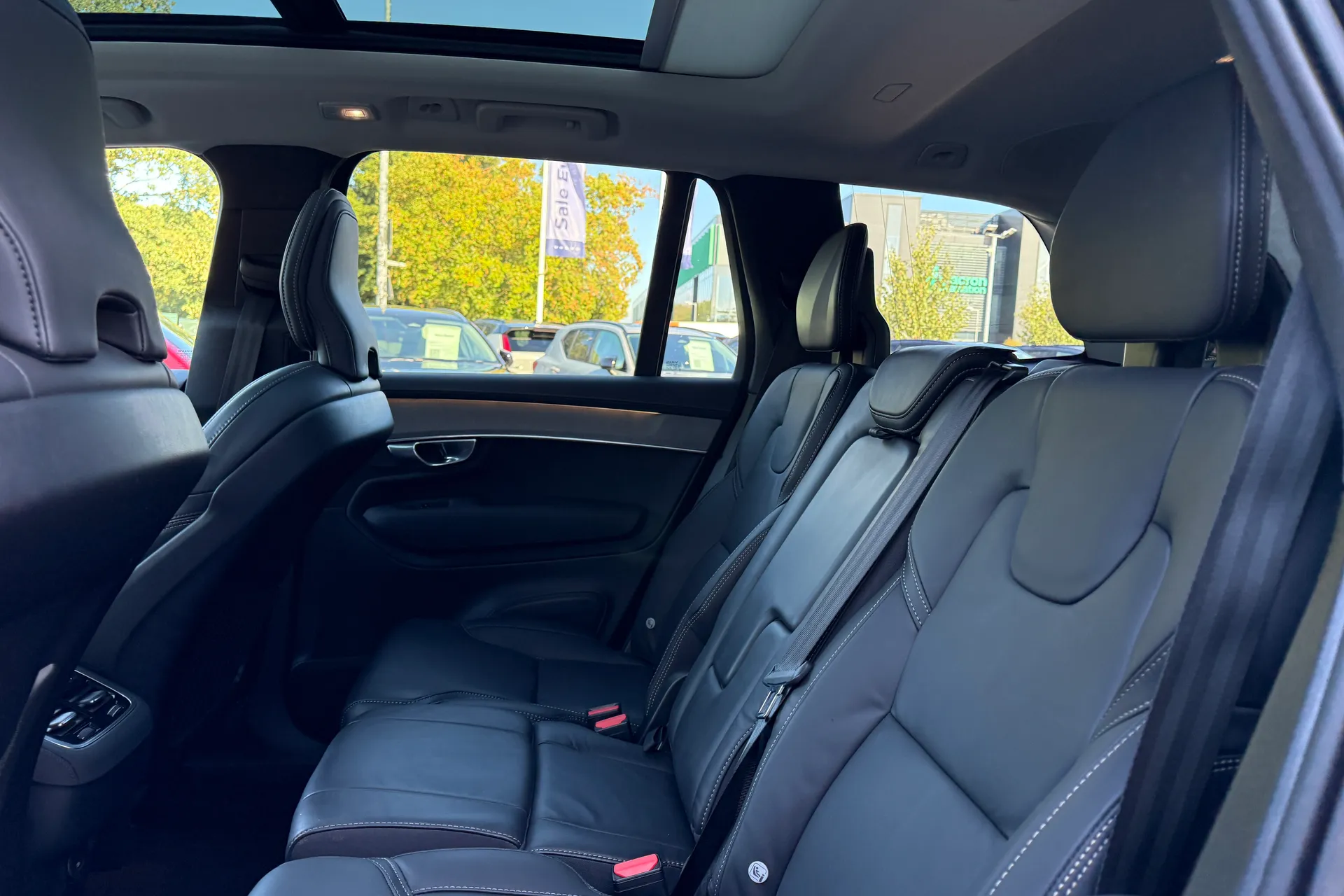 Volvo XC90 thumbnail image number 31