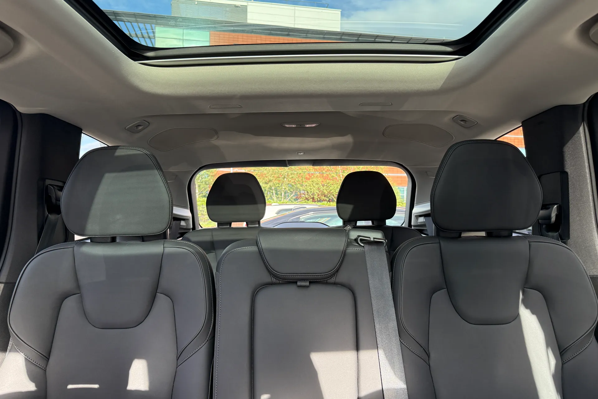 Volvo XC90 thumbnail image number 24