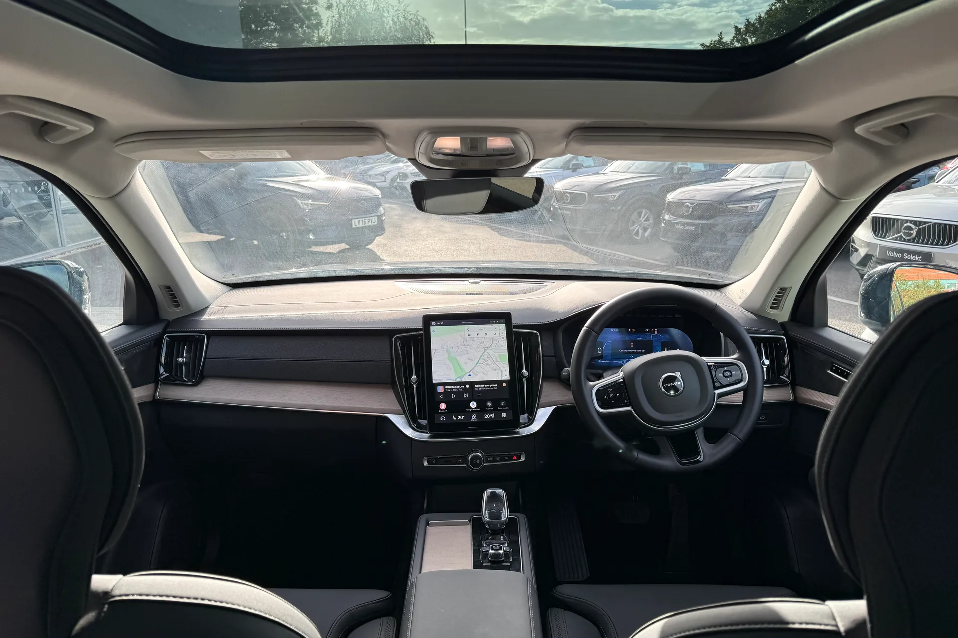 Volvo XC90 thumbnail image number 3