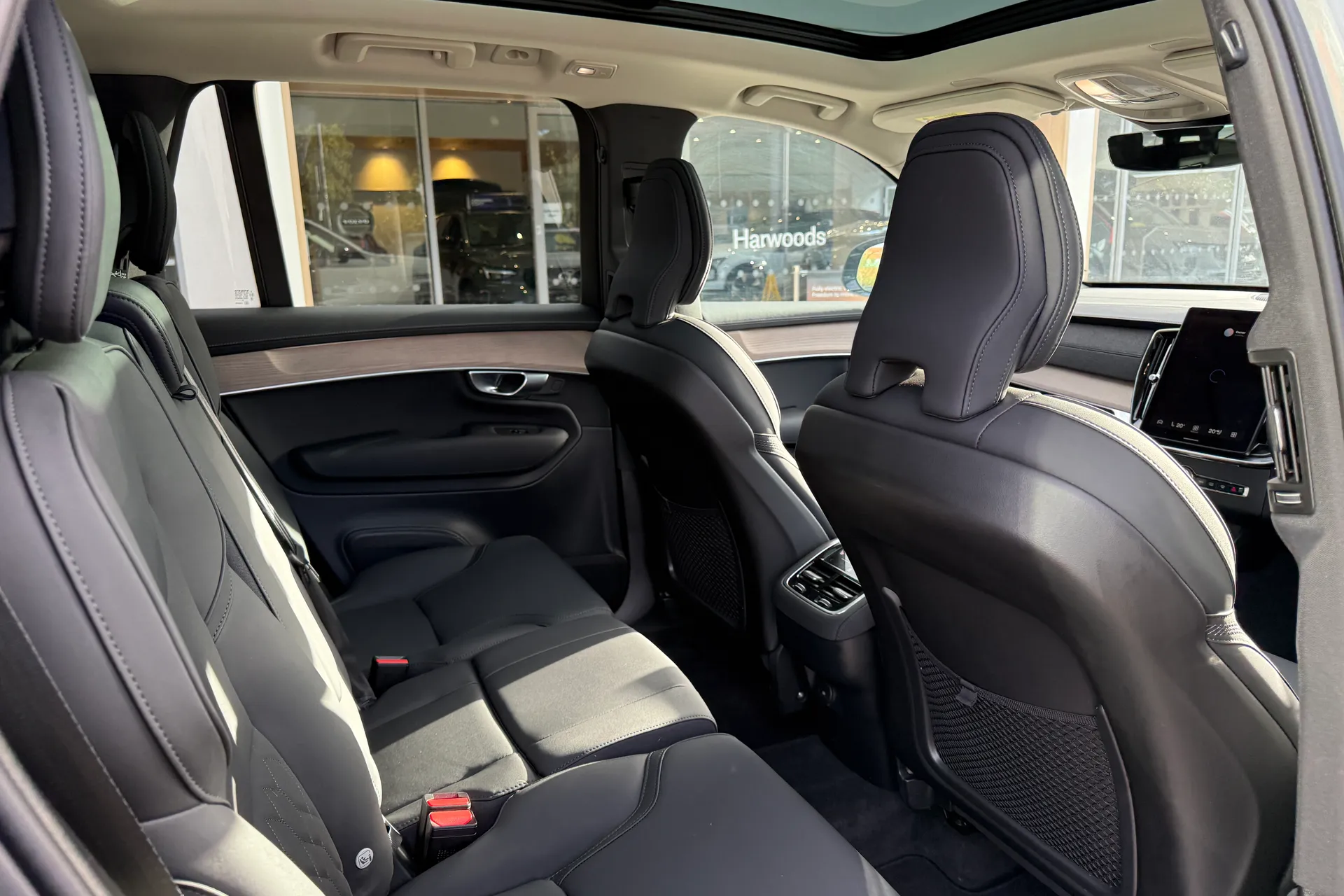 Volvo XC90 thumbnail image number 25