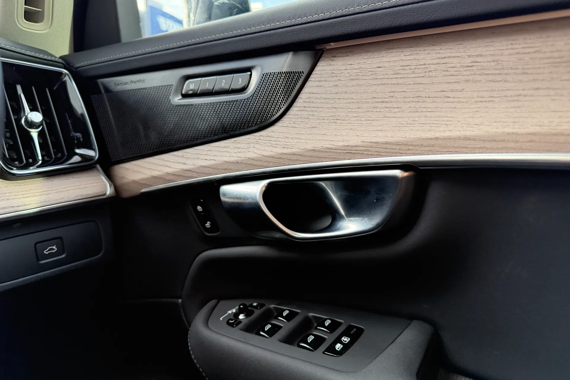 Volvo XC90 thumbnail image number 43