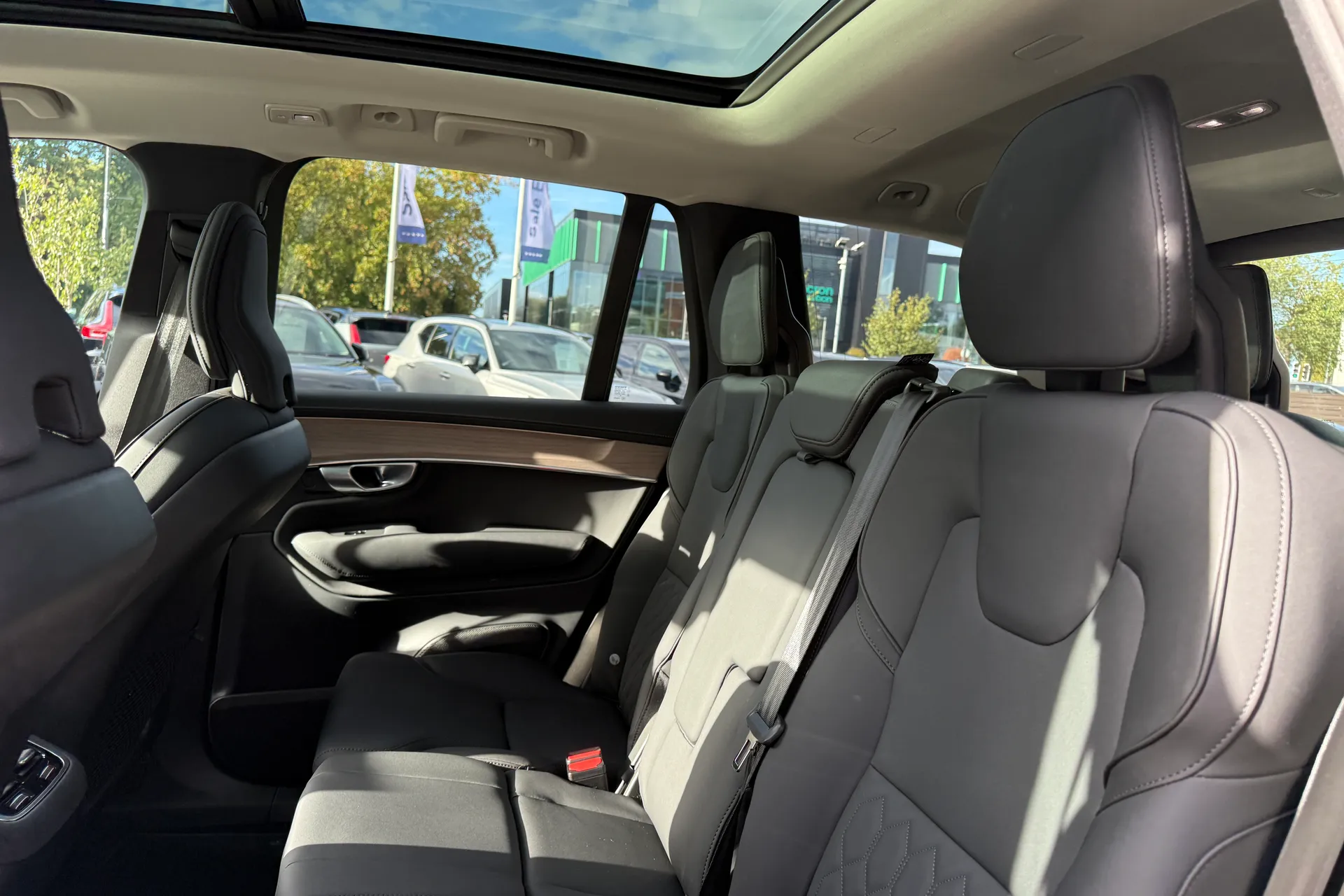 Volvo XC90 thumbnail image number 32