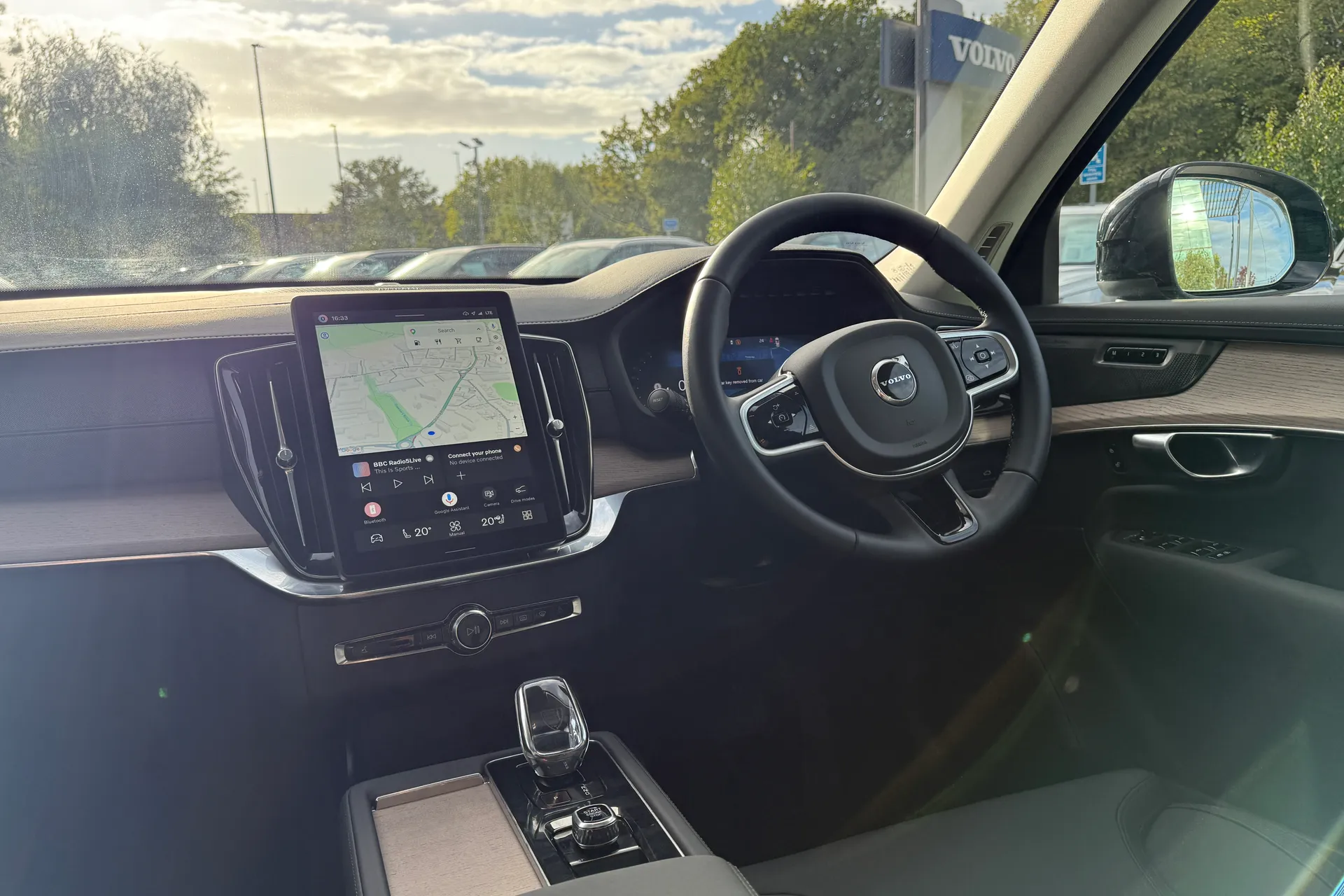 Volvo XC90 thumbnail image number 36