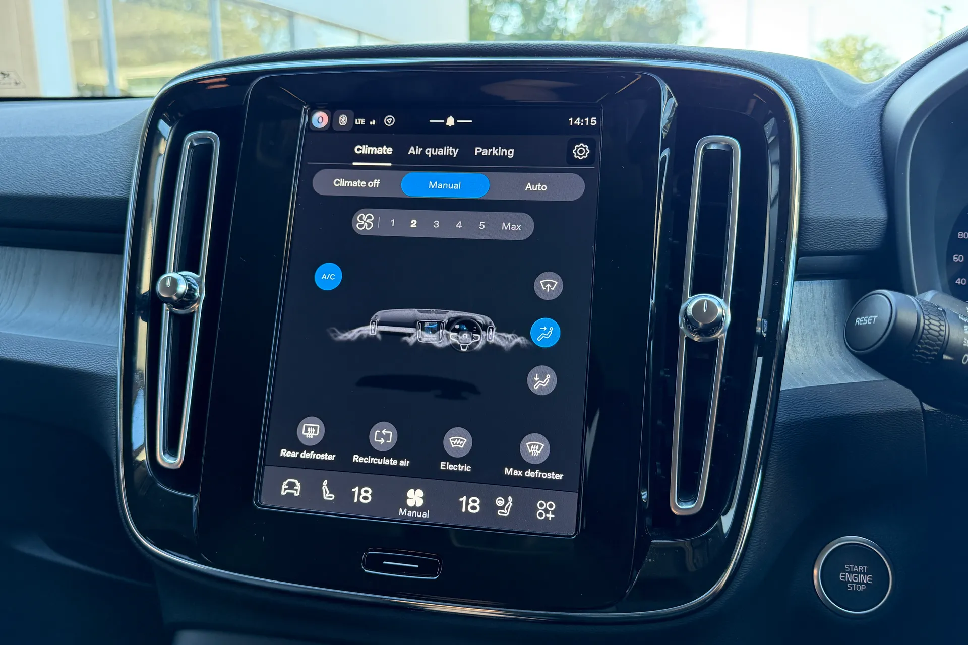 Volvo XC40 thumbnail image number 38