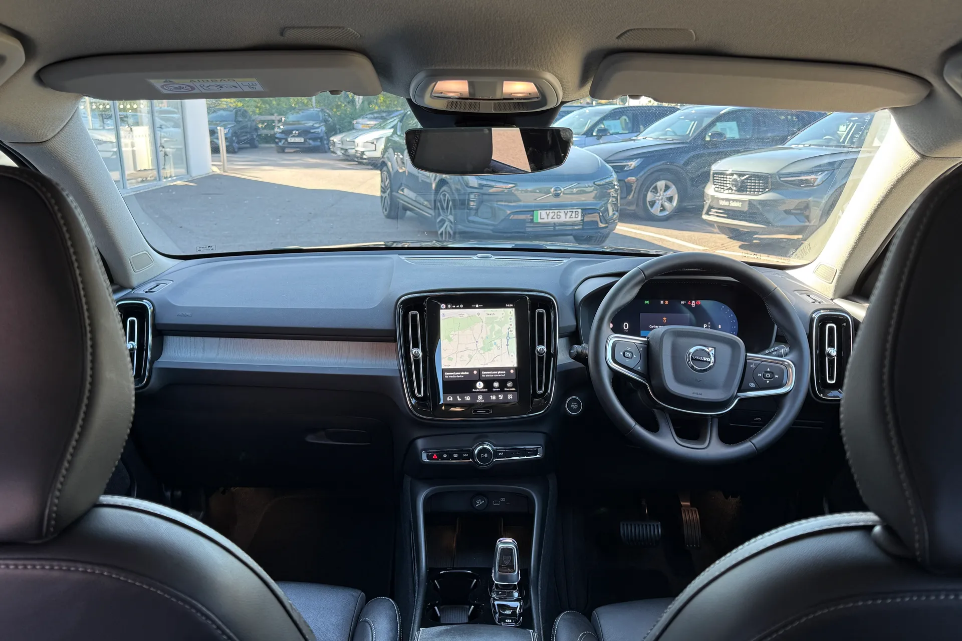 Volvo XC40 thumbnail image number 3