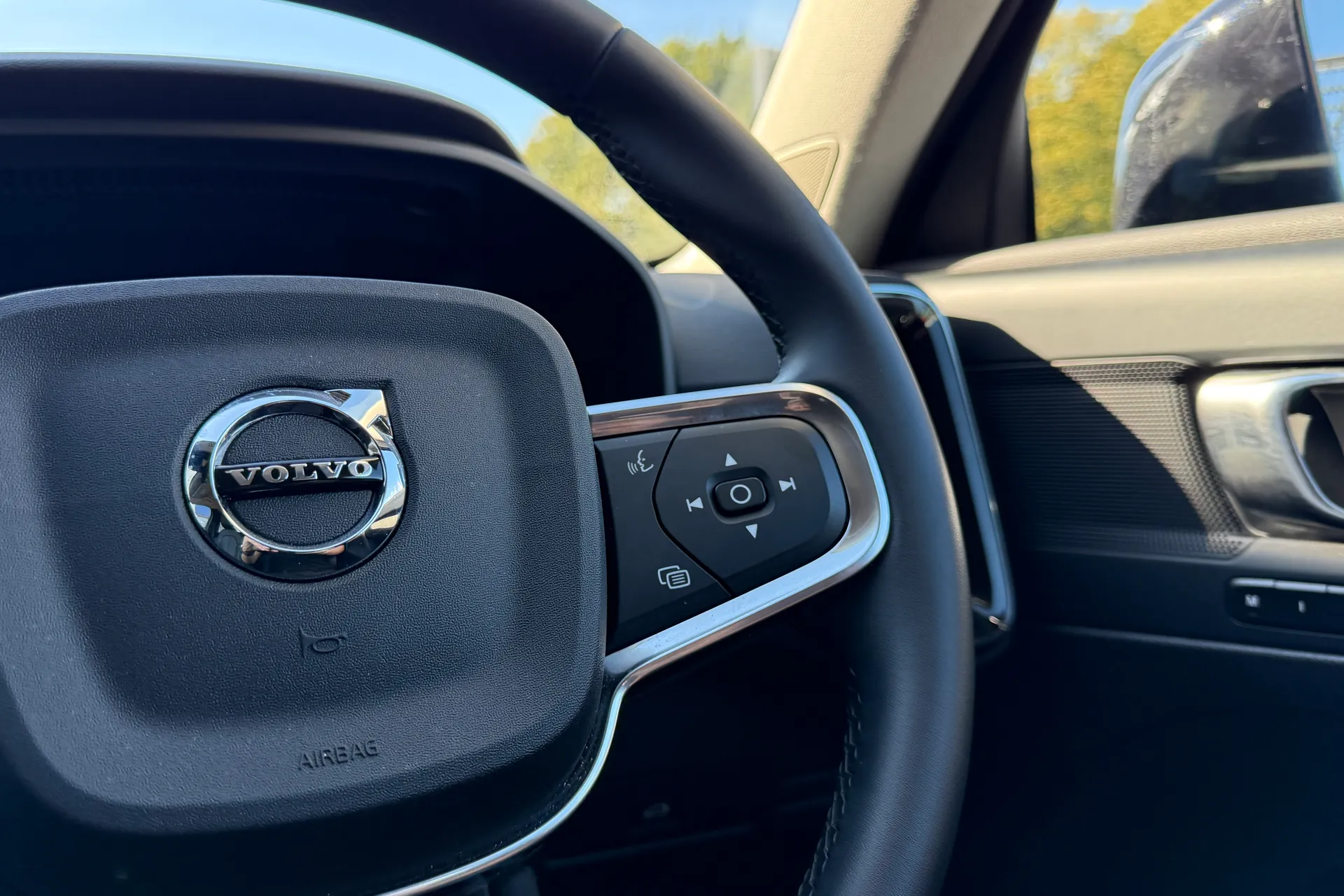 Volvo XC40 thumbnail image number 37
