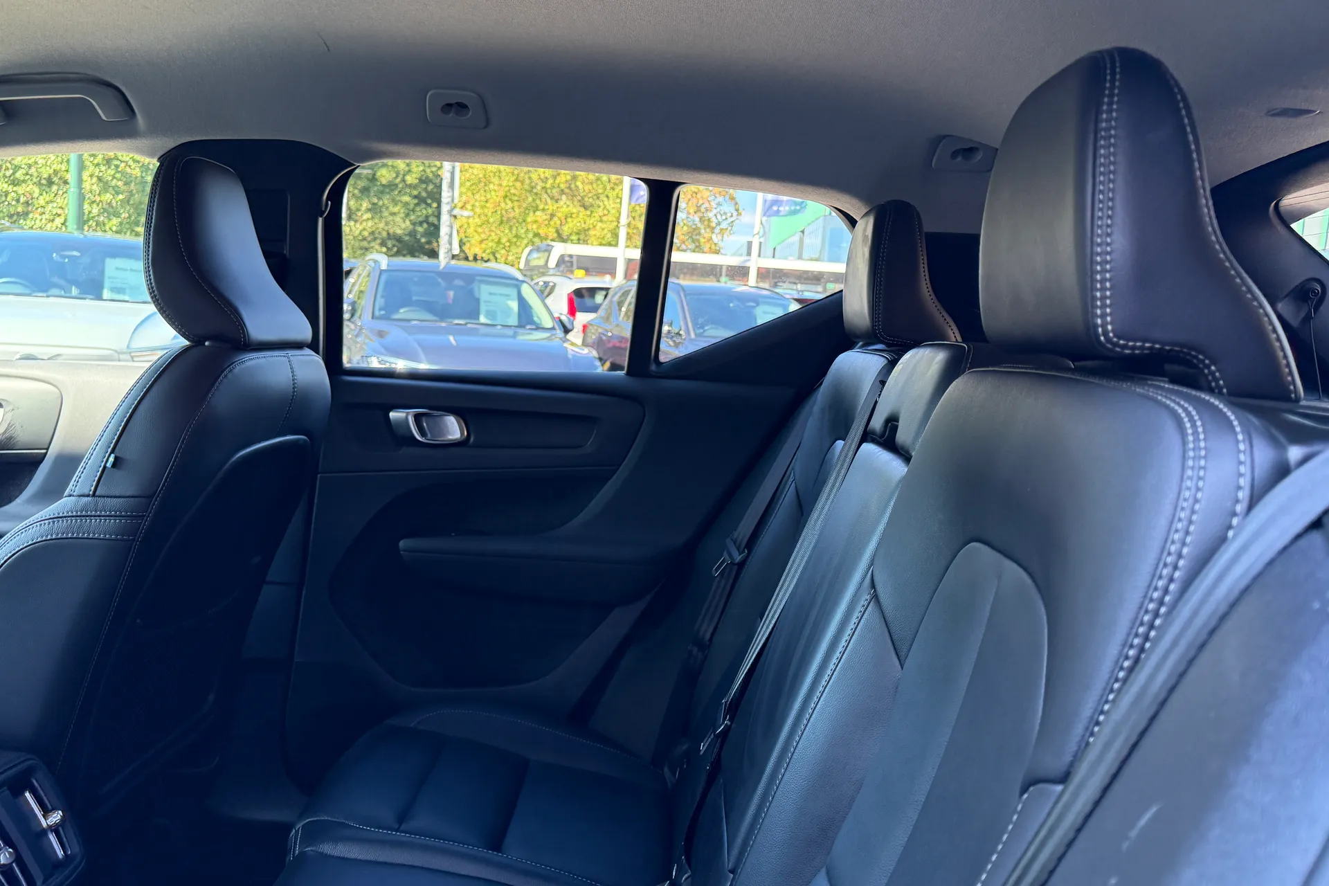 Volvo XC40 thumbnail image number 31
