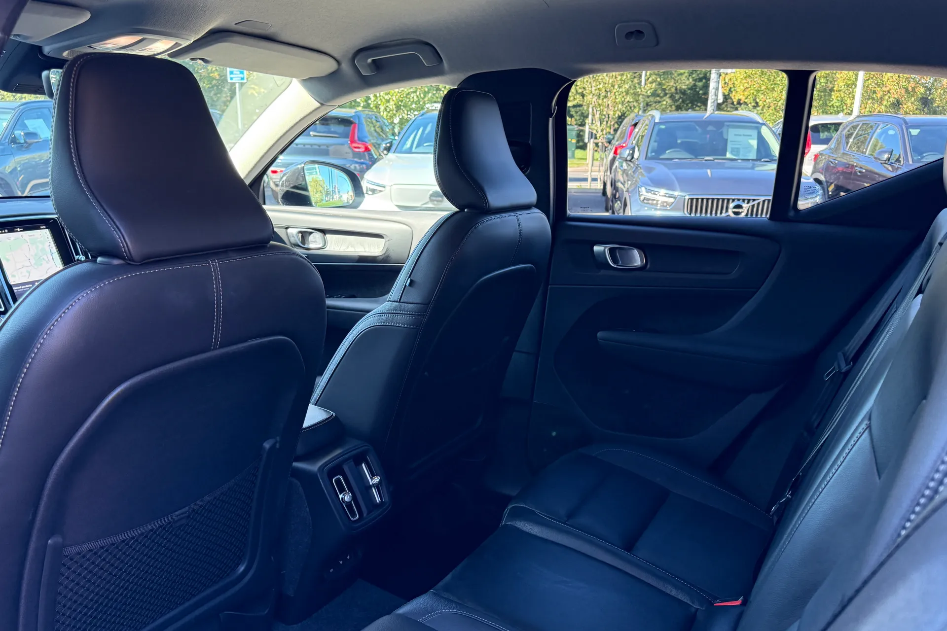 Volvo XC40 thumbnail image number 30