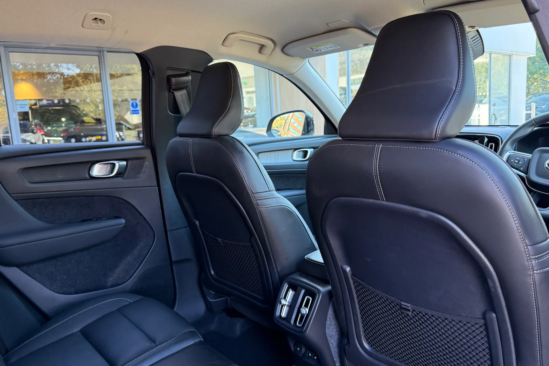 Volvo XC40 thumbnail image number 25