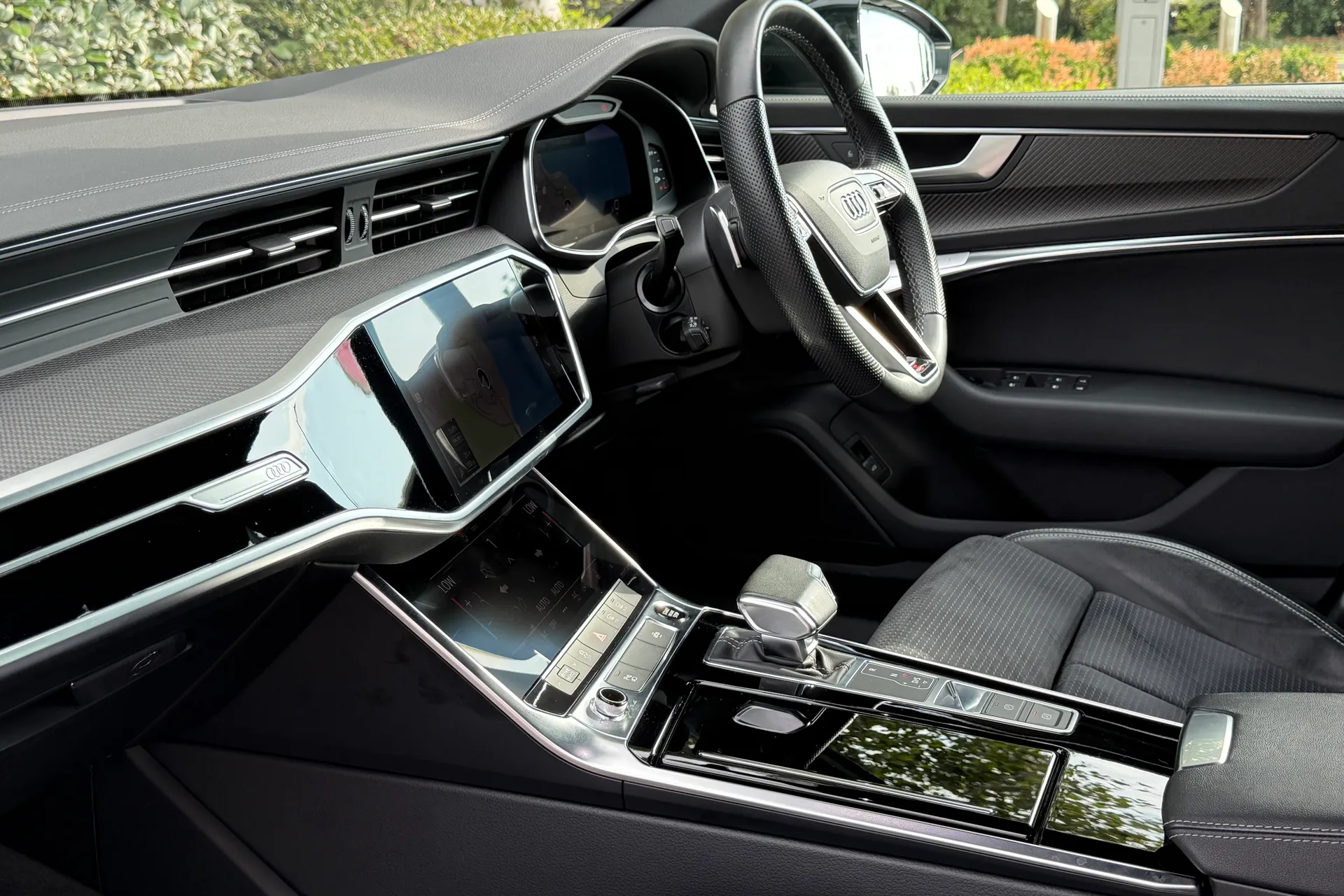 Audi A6 thumbnail image number 42
