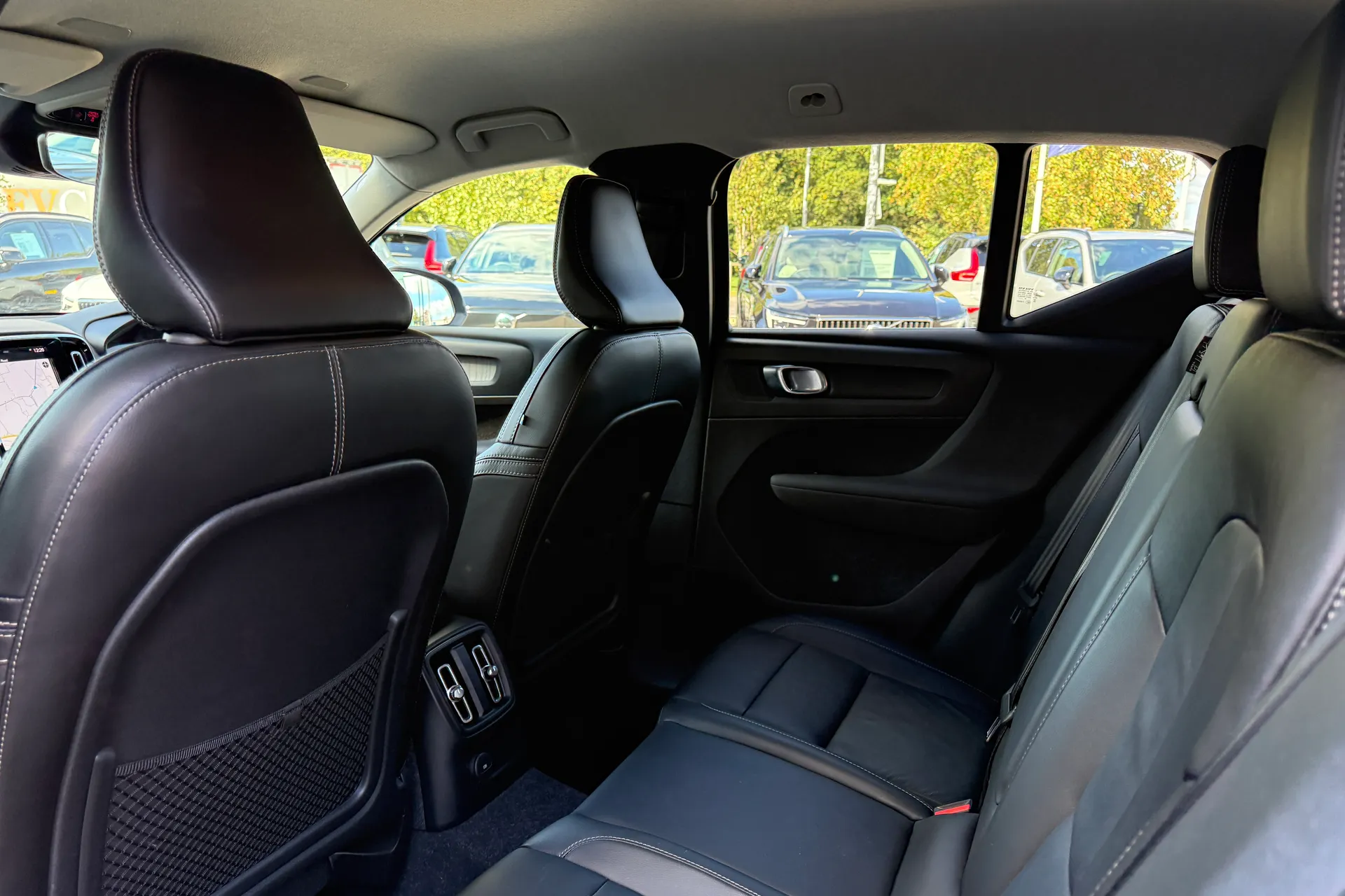 Volvo XC40 thumbnail image number 29