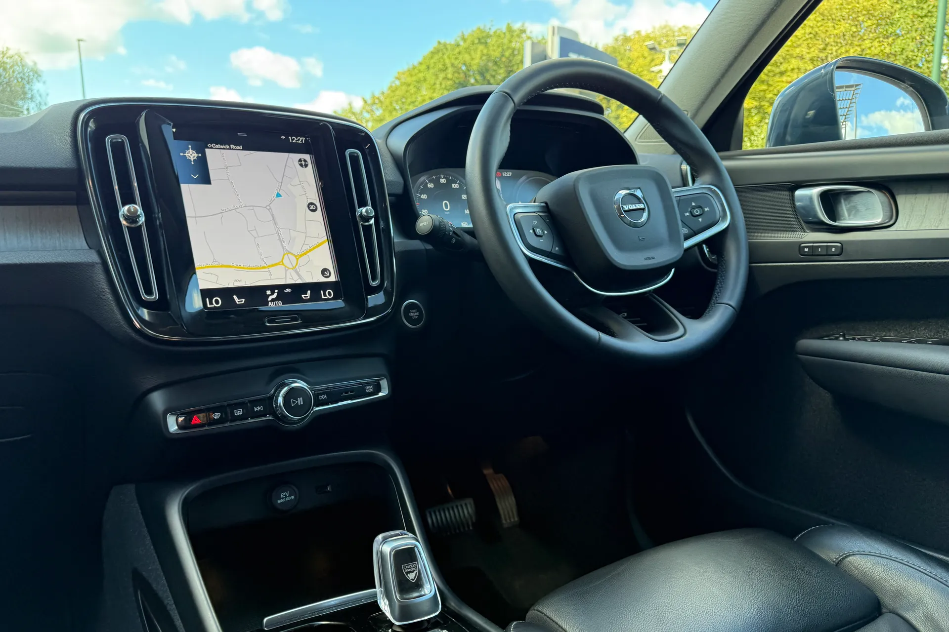Volvo XC40 thumbnail image number 34