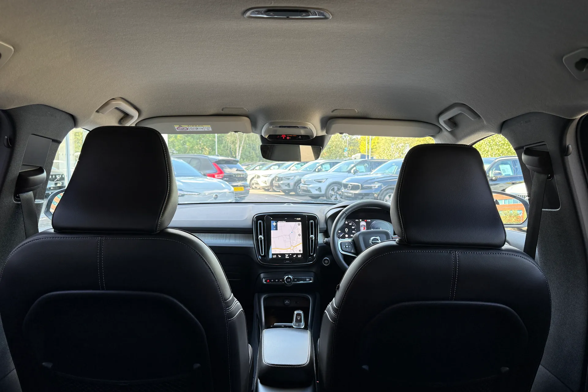 Volvo XC40 thumbnail image number 21